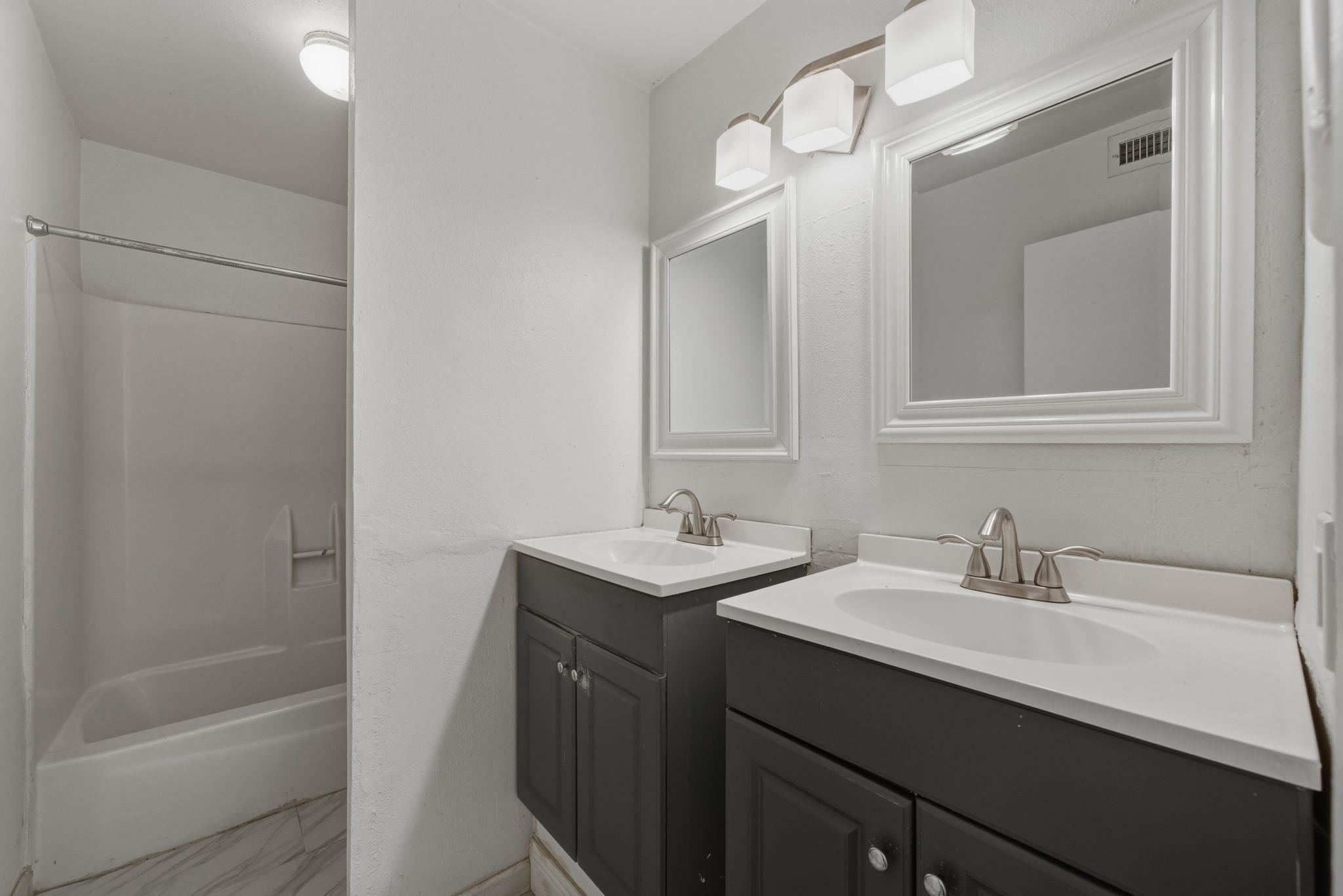 2124 Burton Dr # 125, Austin, TX 78741