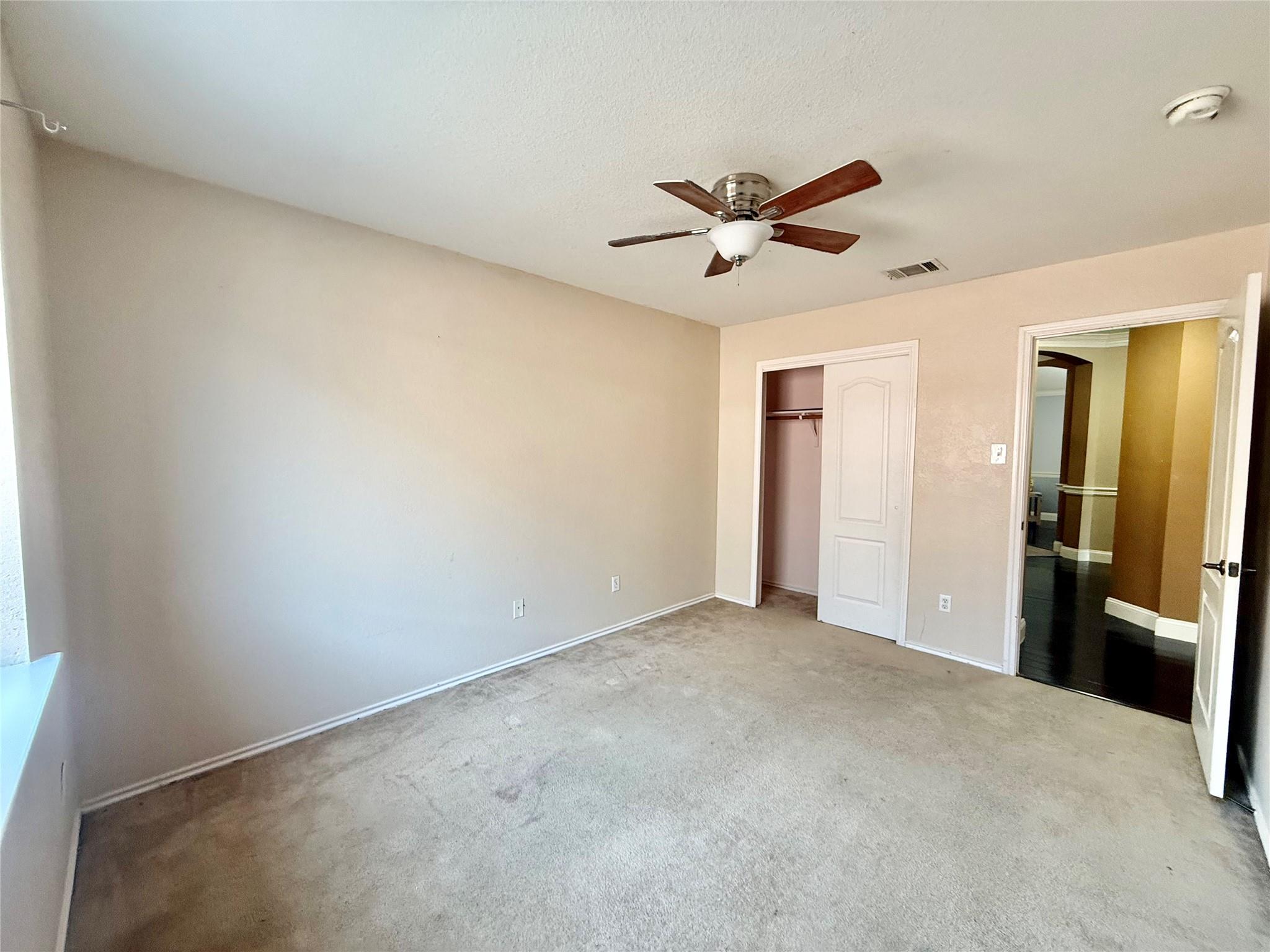 12820 Waynespur Ln, Elgin, TX 78621