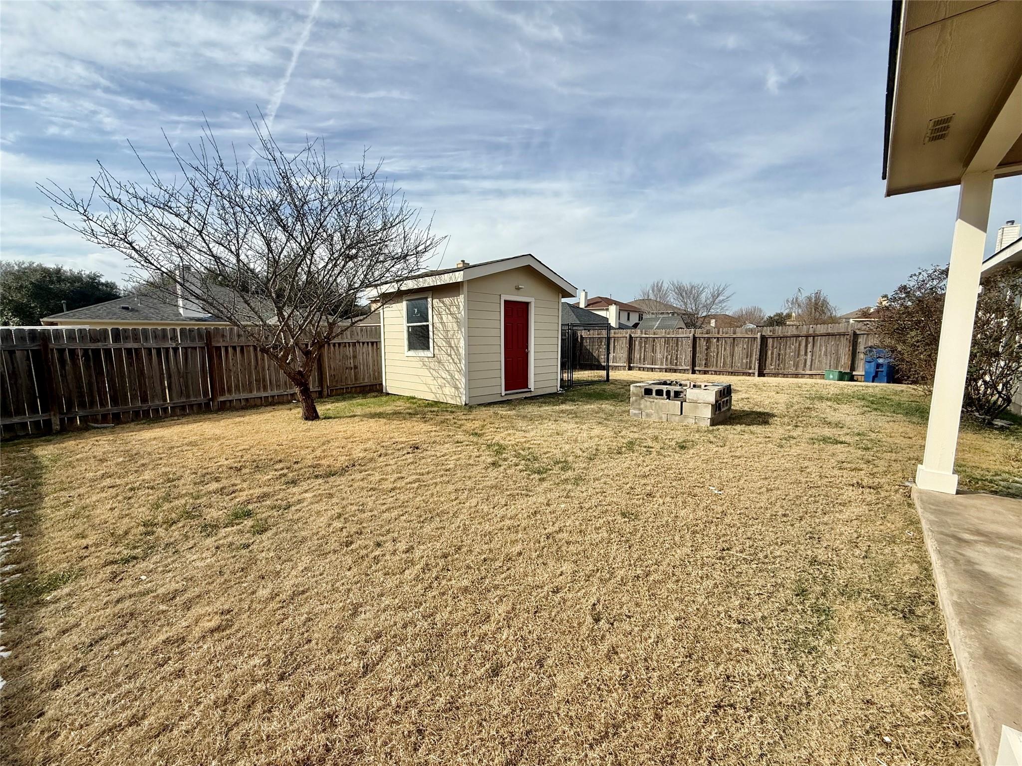 12820 Waynespur Ln, Elgin, TX 78621