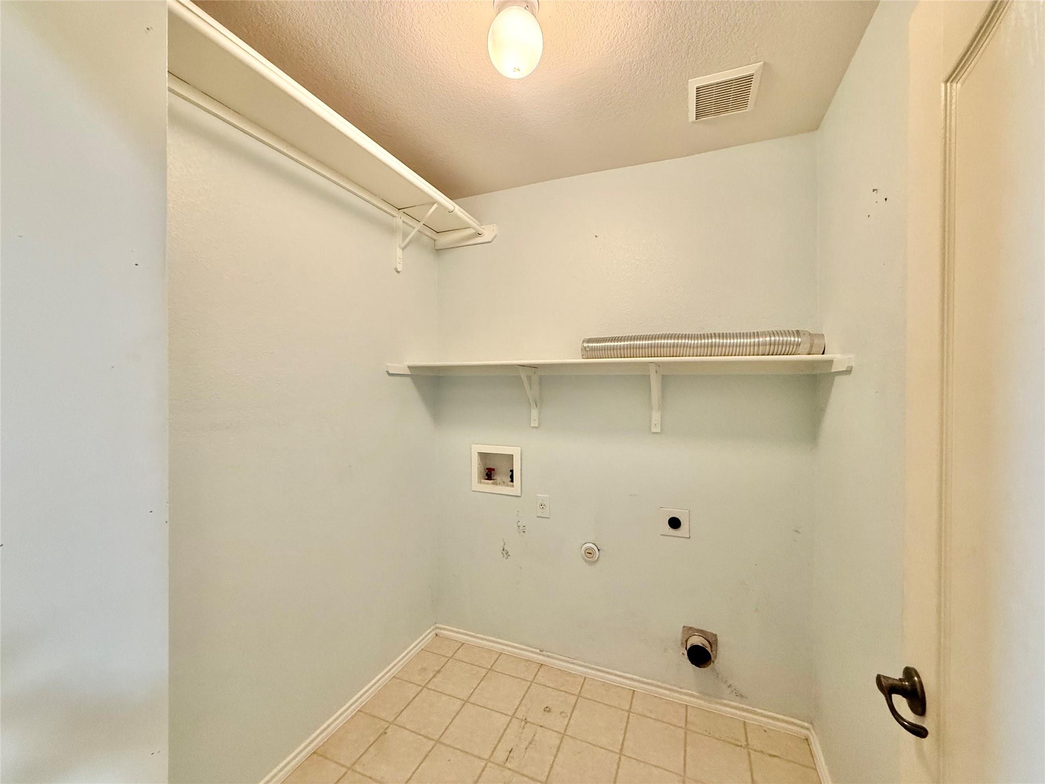 12820 Waynespur Ln, Elgin, TX 78621