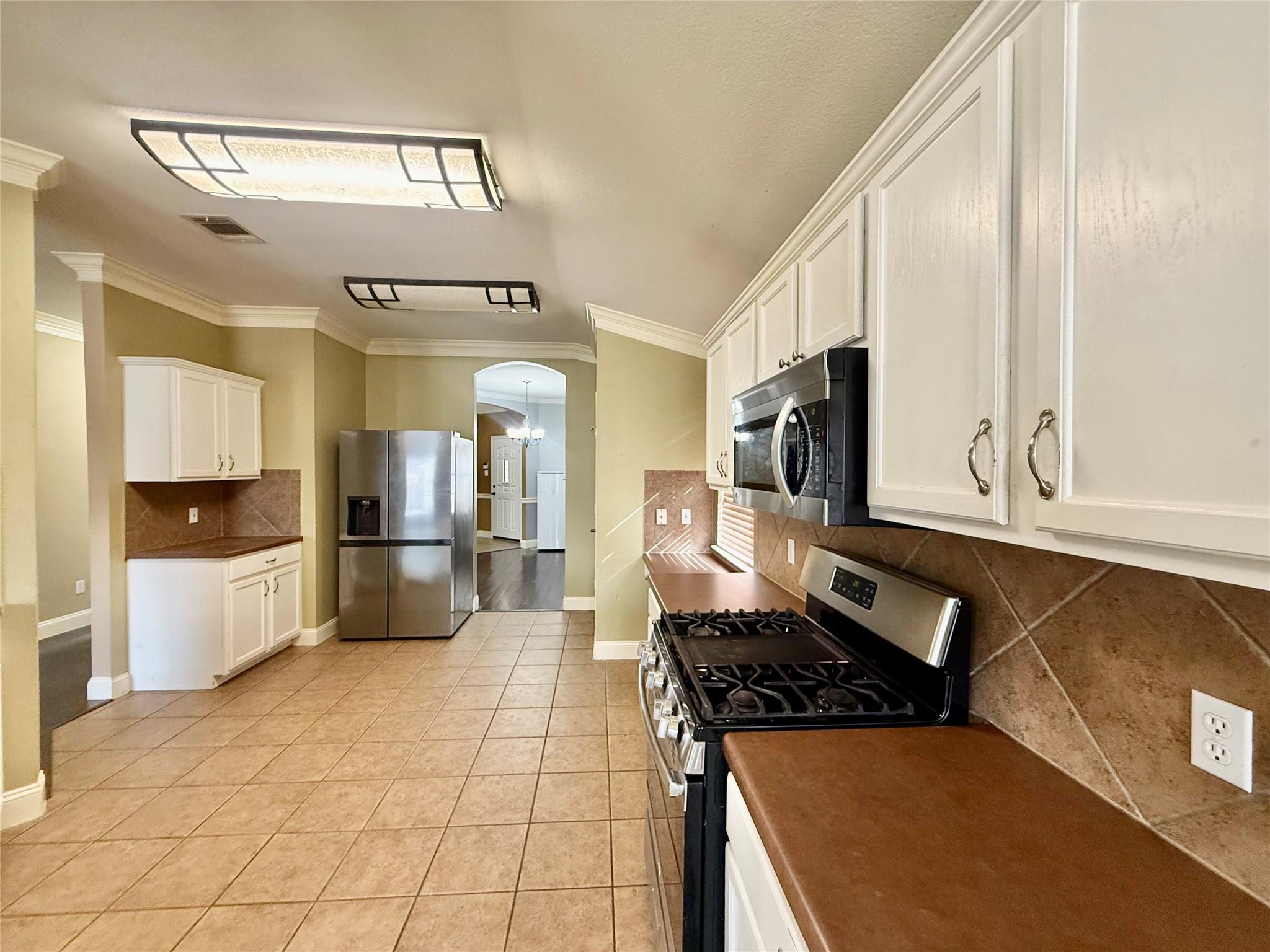 12820 Waynespur Ln, Elgin, TX 78621