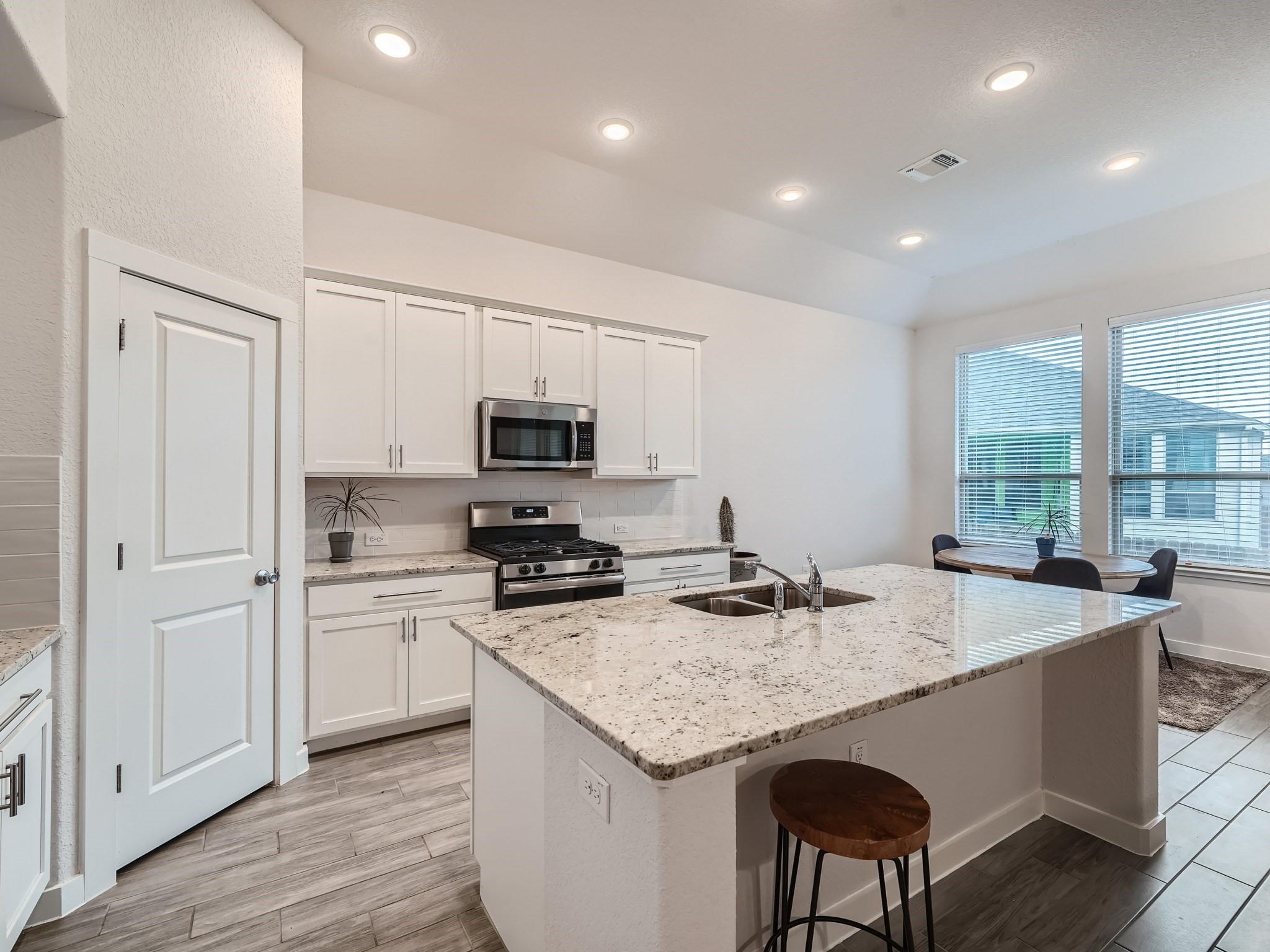 11400 American Mustang Loop, Manor, TX 78653