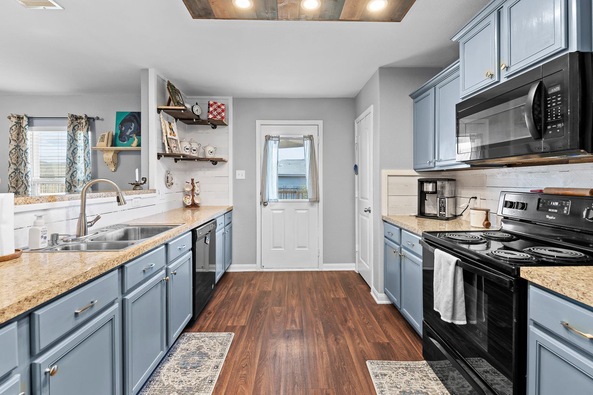 100 Wincliff Cv # 13D, Jarrell, TX 76537