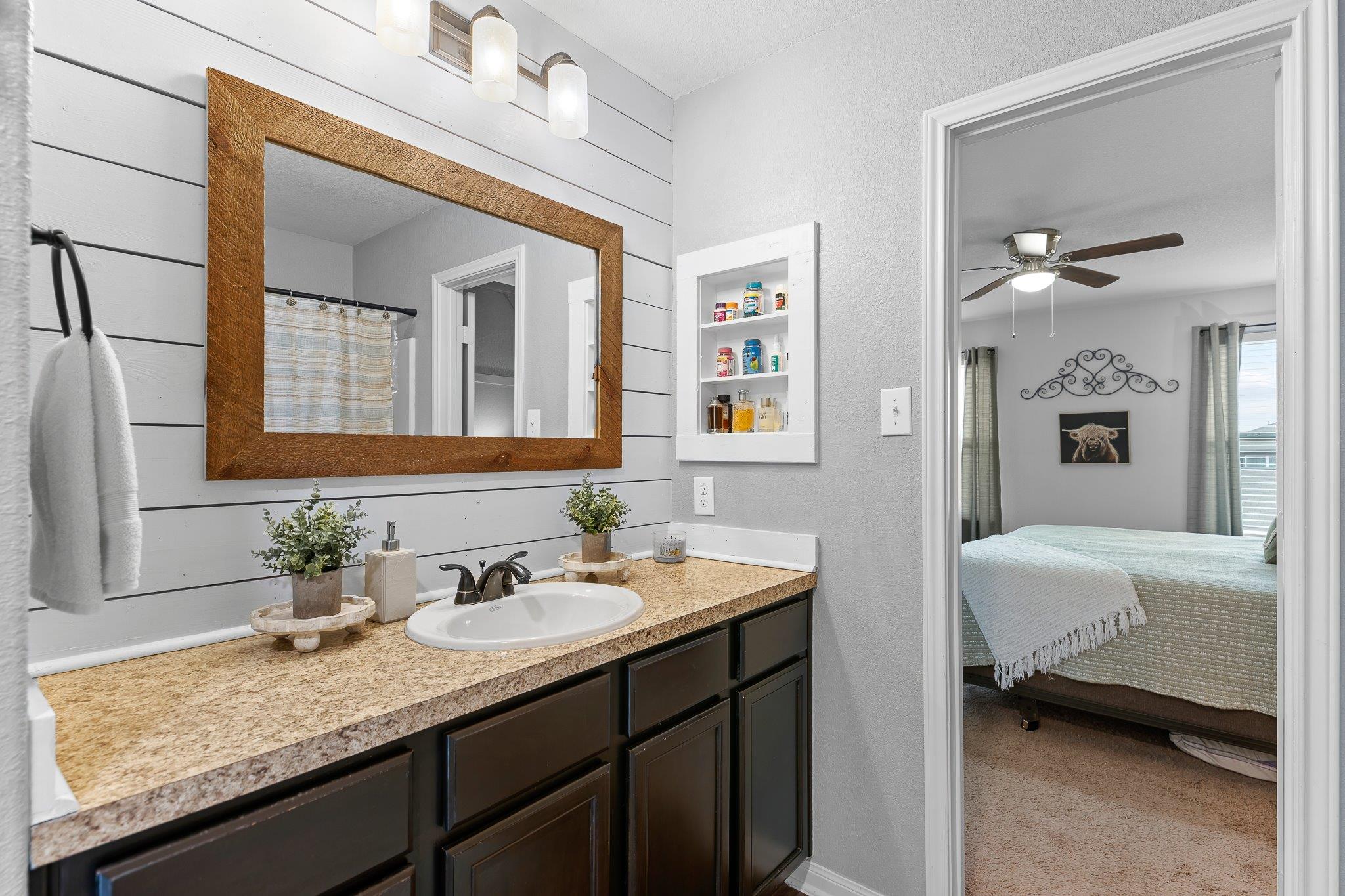 100 Wincliff Cv # 13D, Jarrell, TX 76537