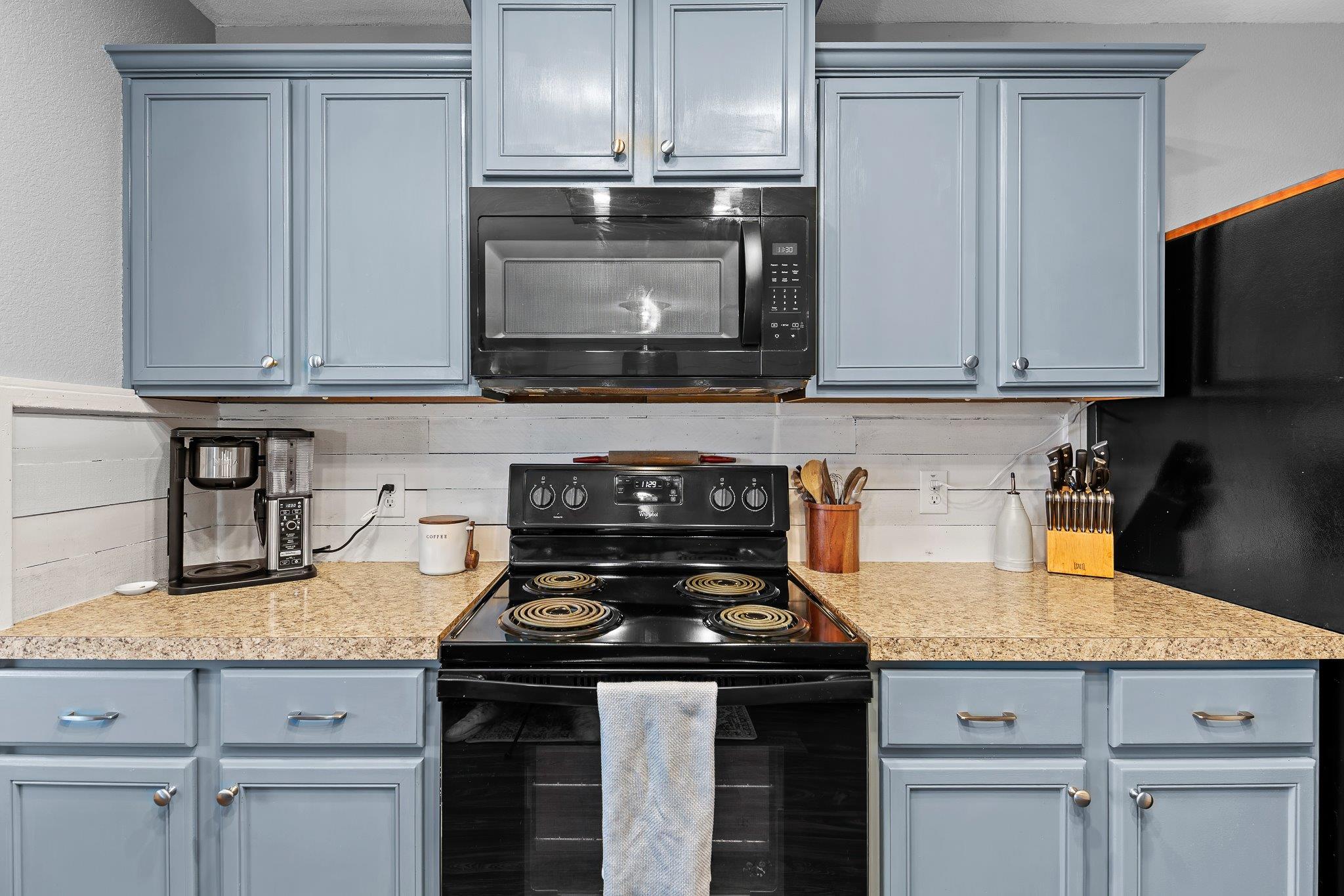 100 Wincliff Cv # 13D, Jarrell, TX 76537