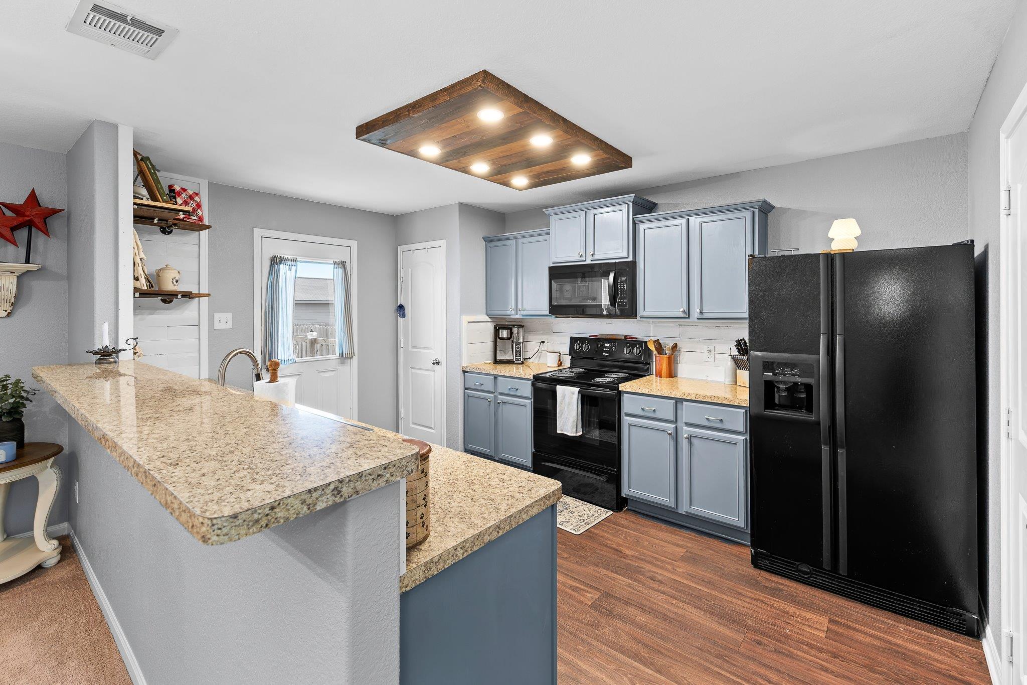 100 Wincliff Cv # 13D, Jarrell, TX 76537