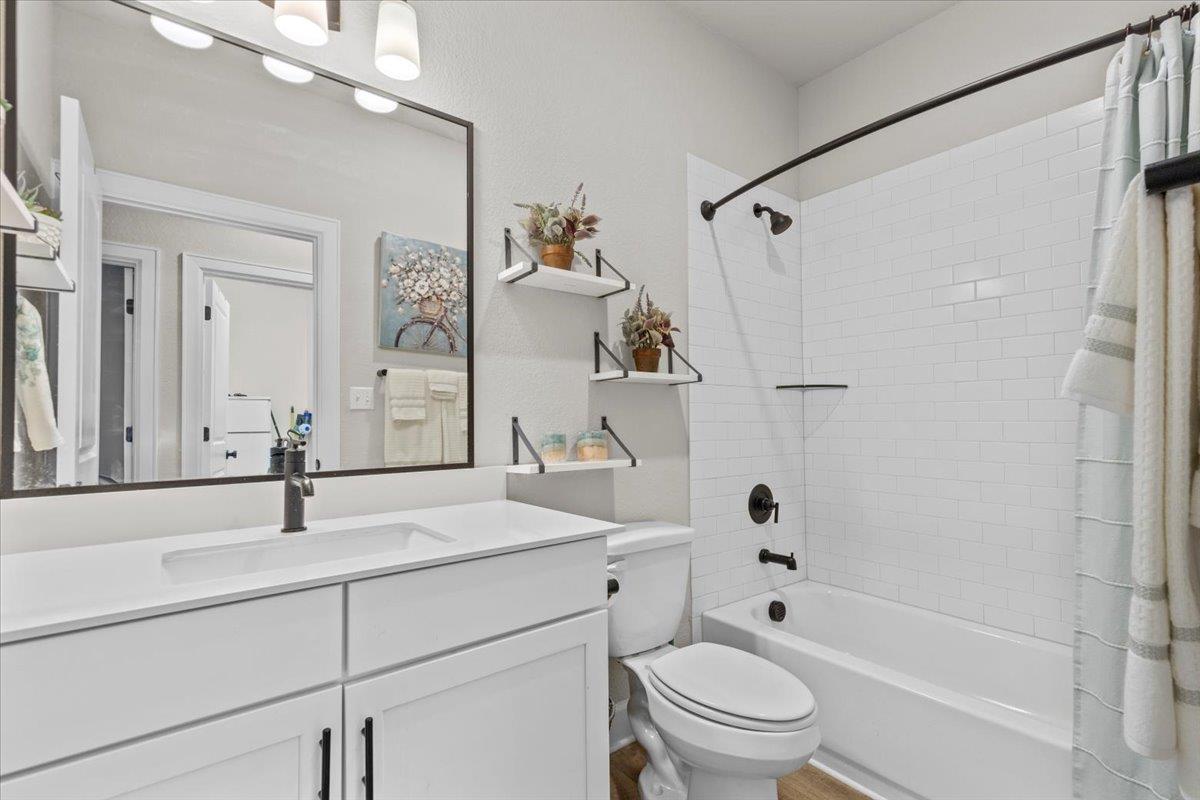 107 Freeman Day Dr, Bastrop, TX 78602