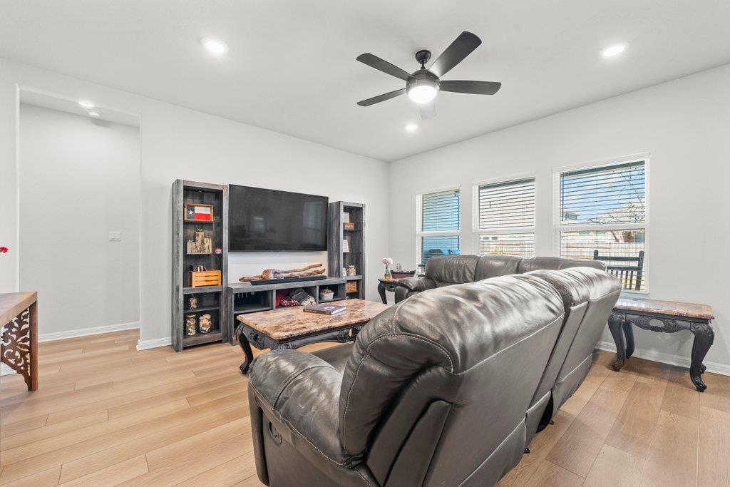 210 Grand Teton Dr, Kyle, TX 78640