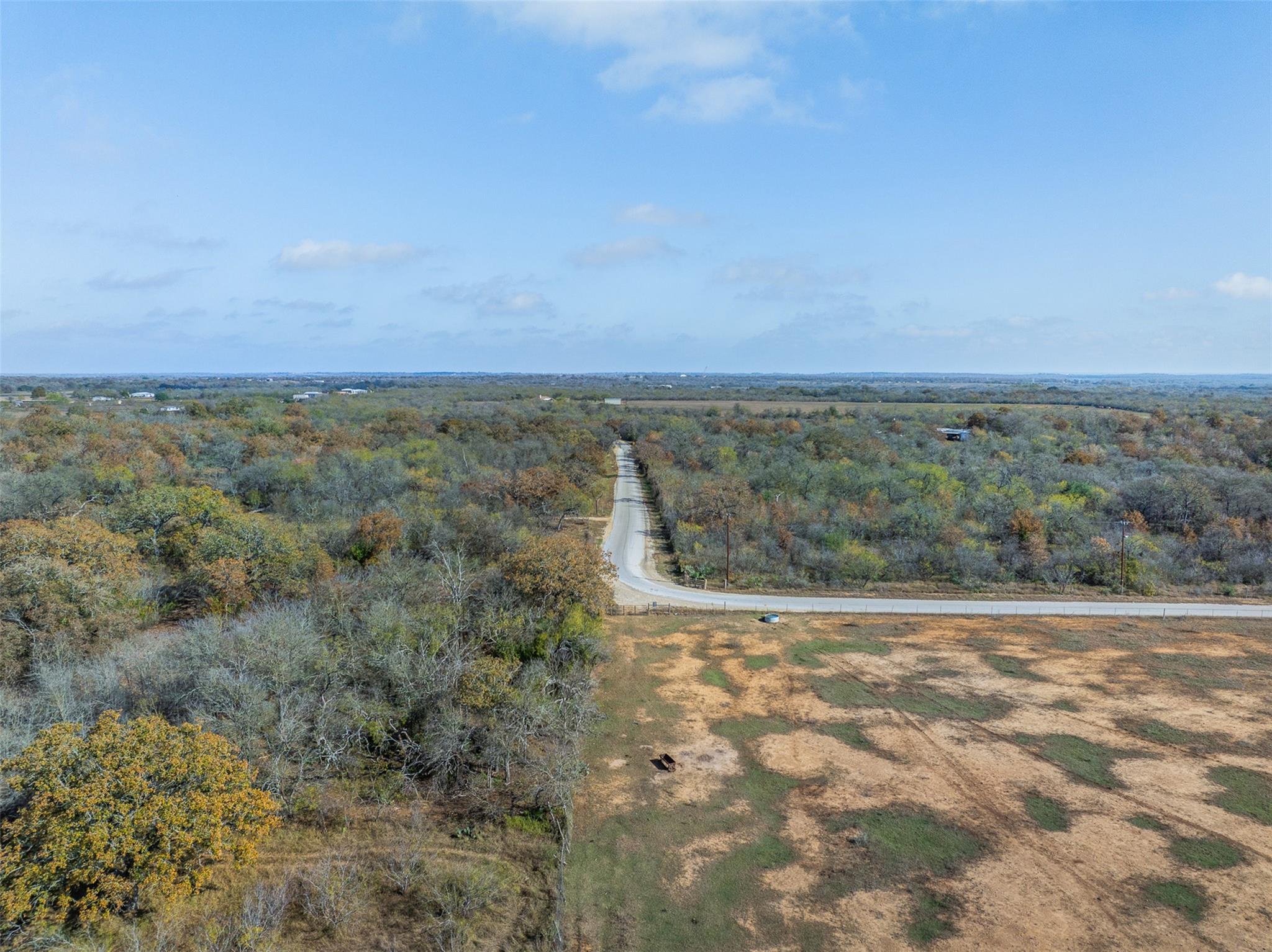970 Bugtussle Ln, Luling, TX 78648