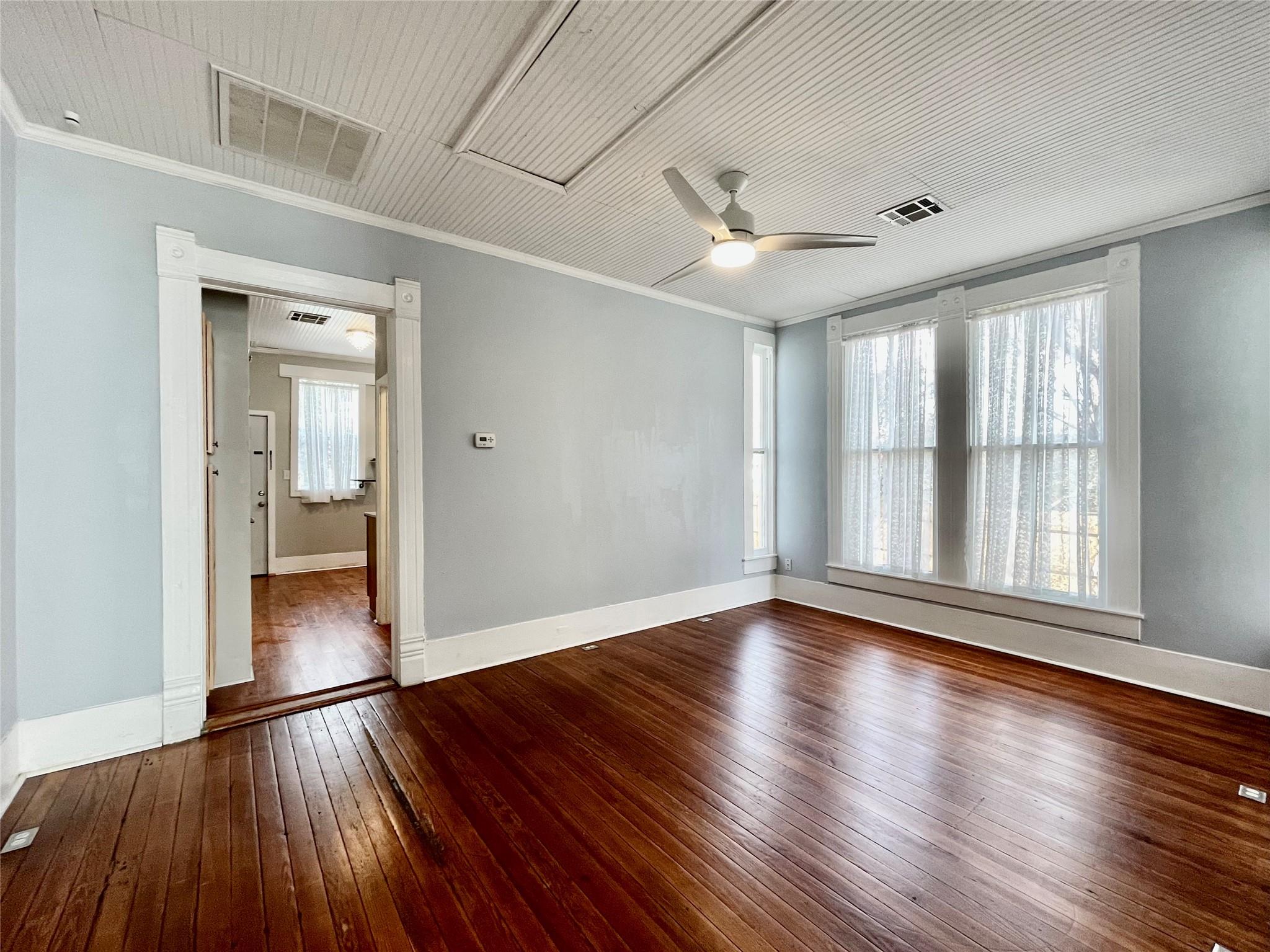 908 W Hopkins St, San Marcos, TX 78666