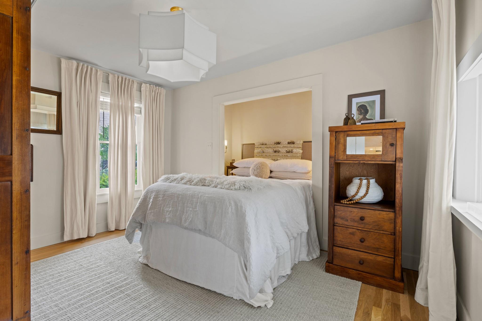 103 N Cherry St, Fredericksburg, TX 78624