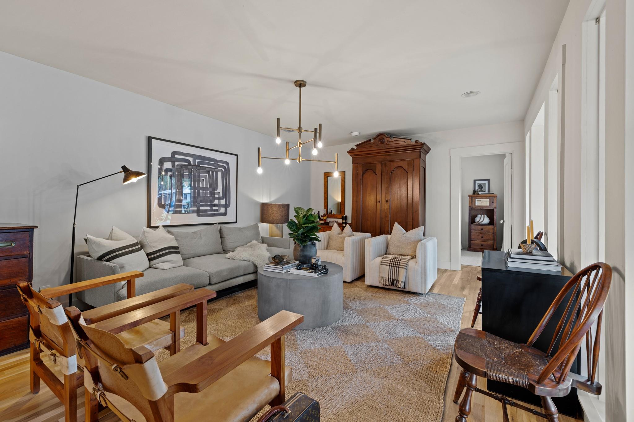 103 N Cherry St, Fredericksburg, TX 78624