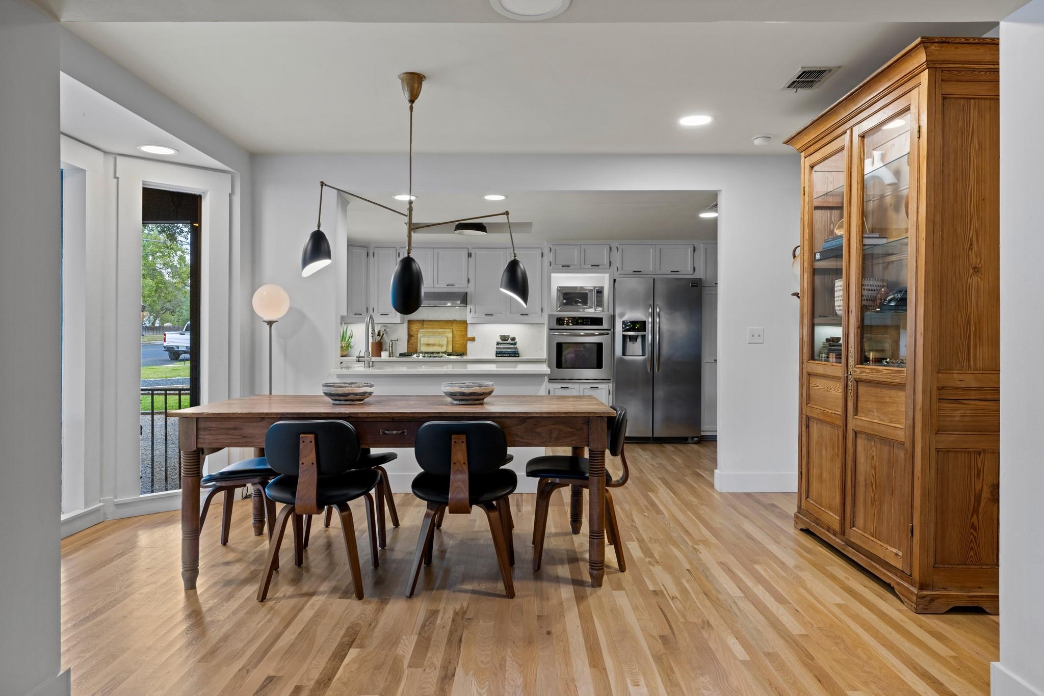 103 N Cherry St, Fredericksburg, TX 78624