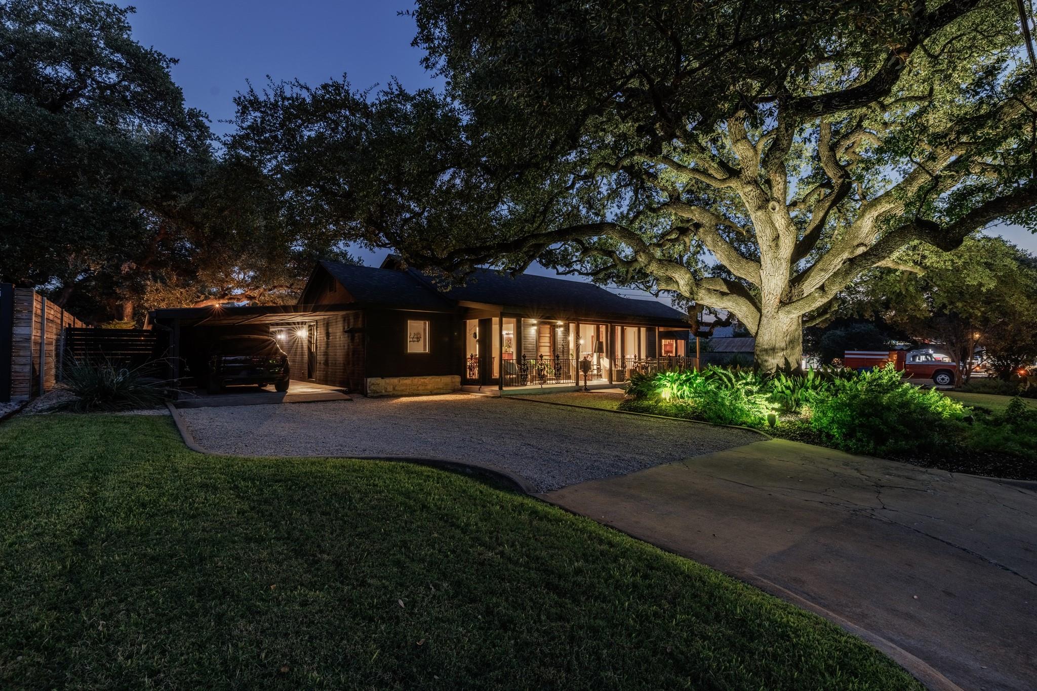 103 N Cherry St, Fredericksburg, TX 78624