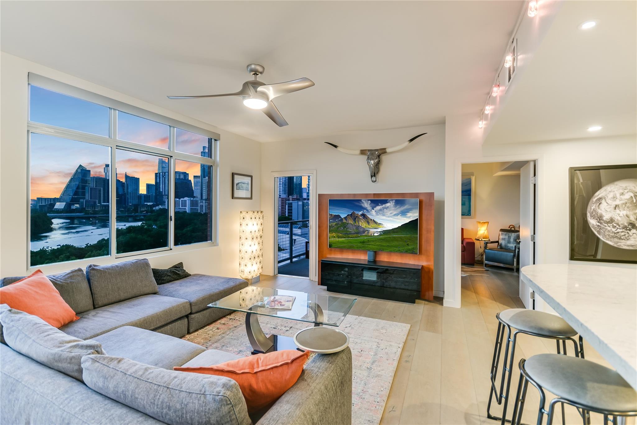 54 Rainey St # 922, Austin, TX 78701