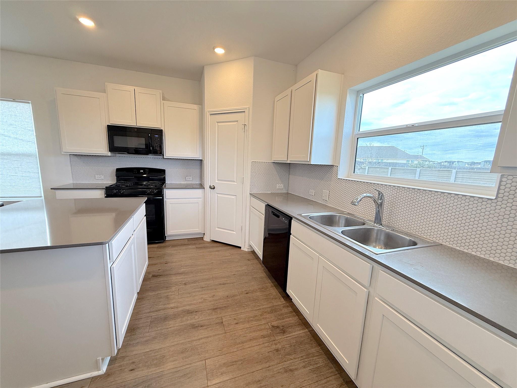 224 Canley Loop, Hutto, TX 78634