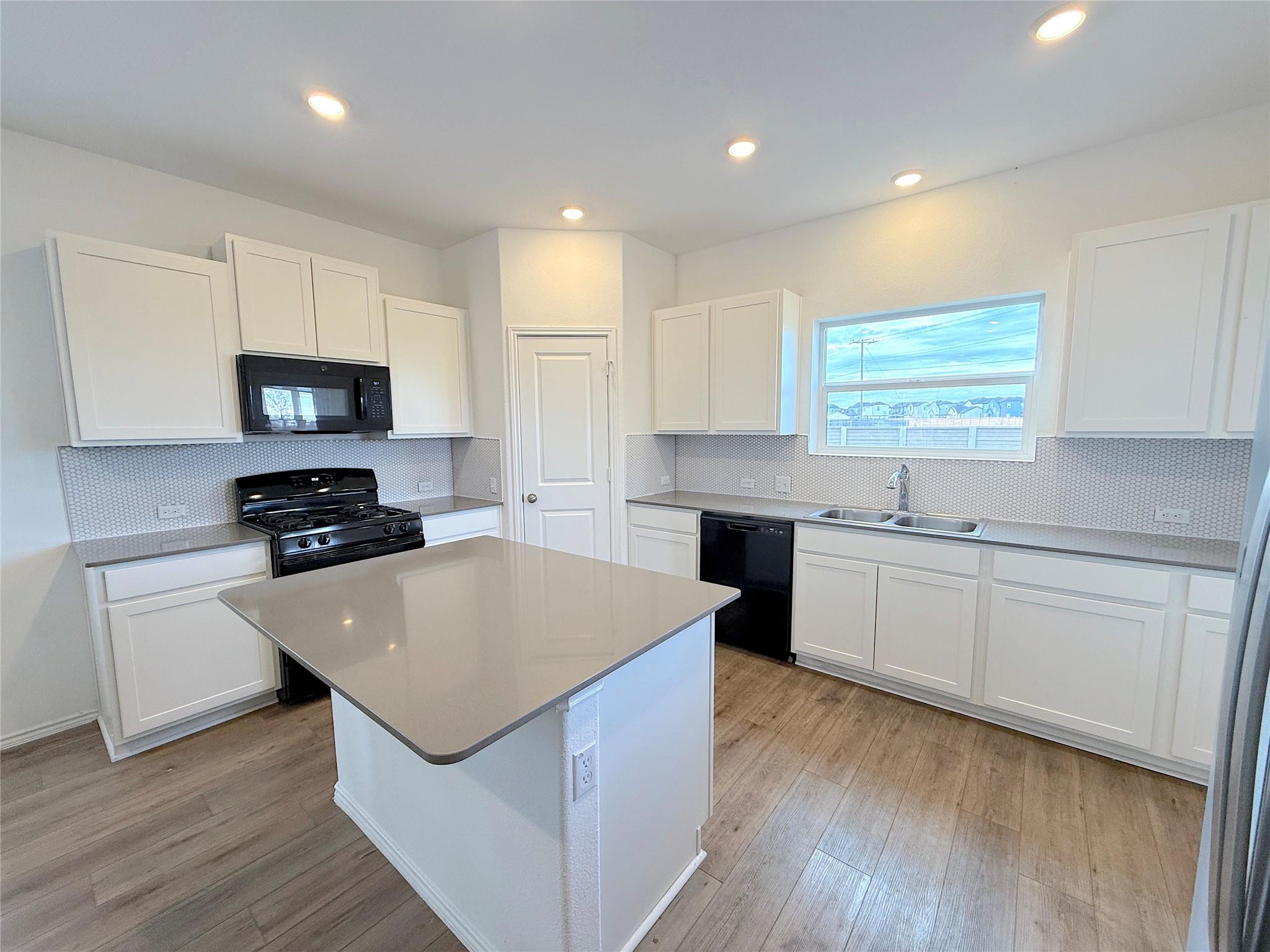 224 Canley Loop, Hutto, TX 78634