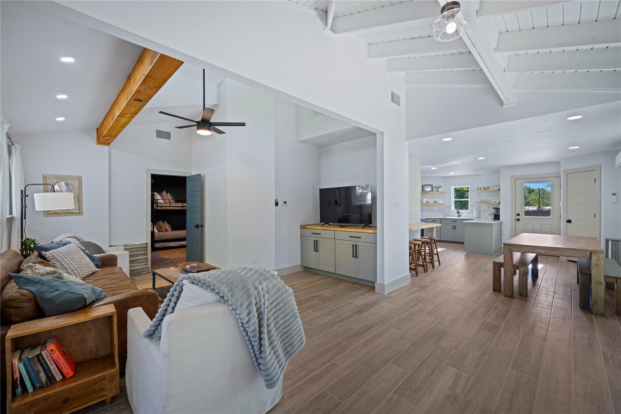 131 CAMPFIRE Cir, Wimberley, TX 78676