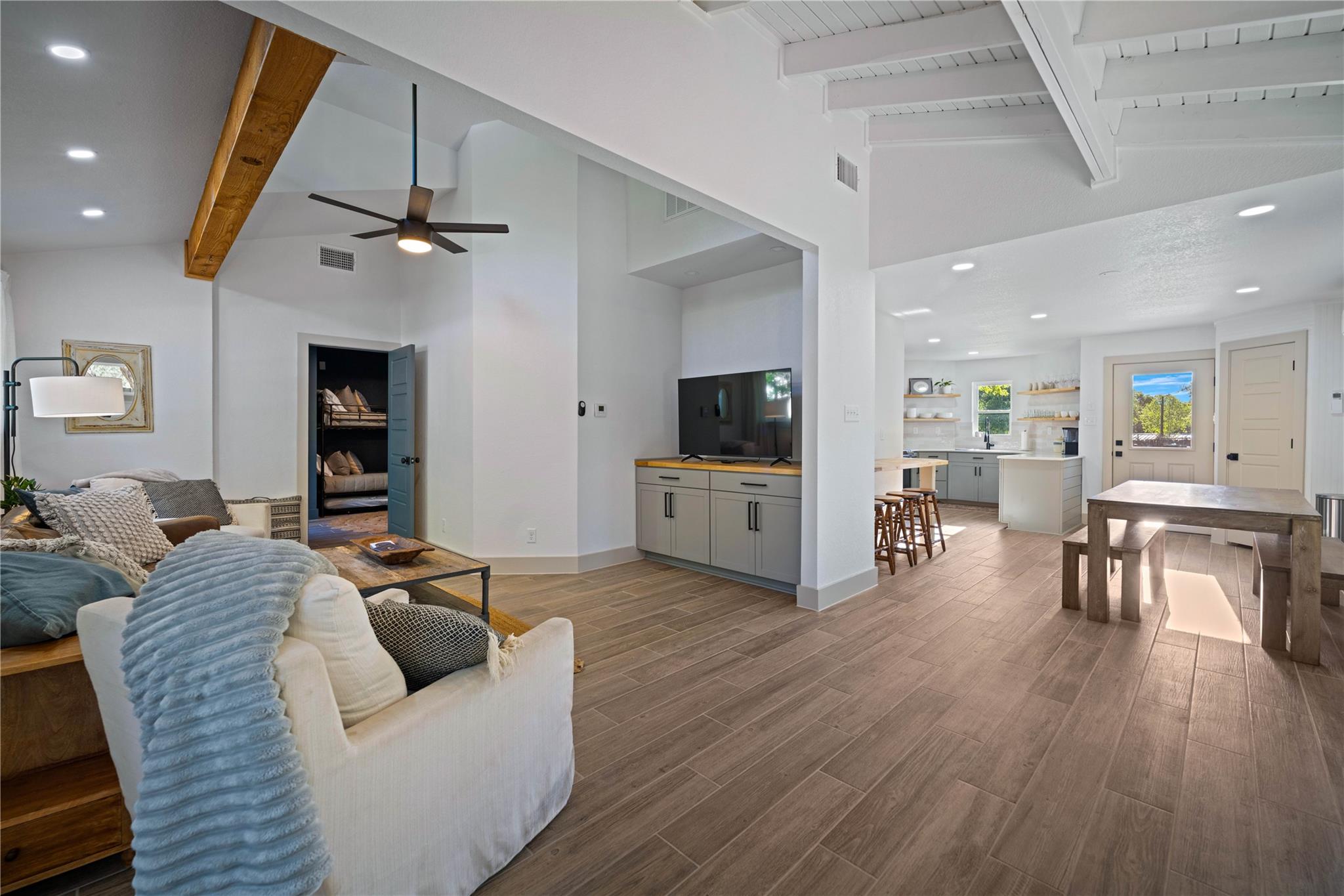 131 CAMPFIRE Cir, Wimberley, TX 78676