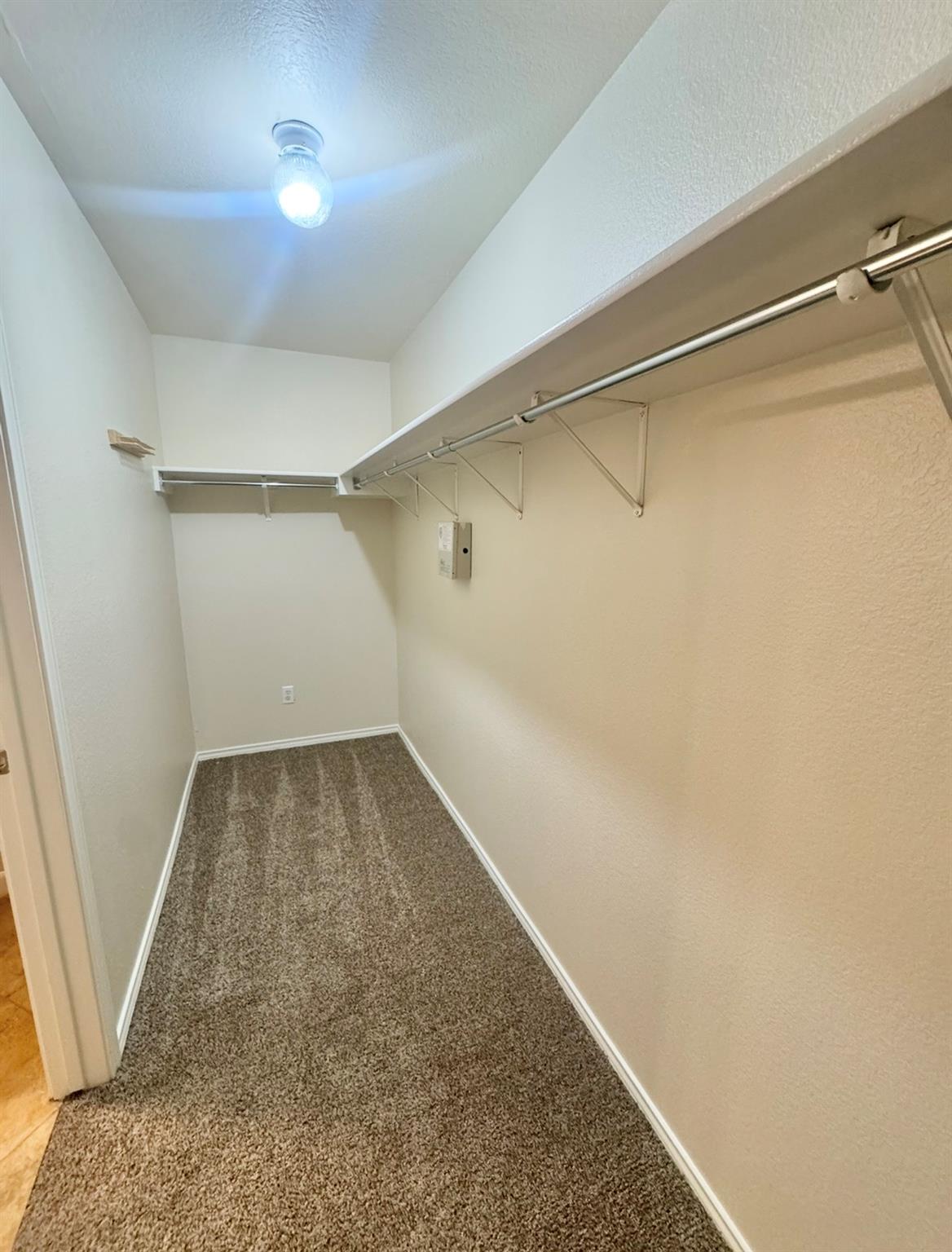 110 Comal Cv, Elgin, TX 78621