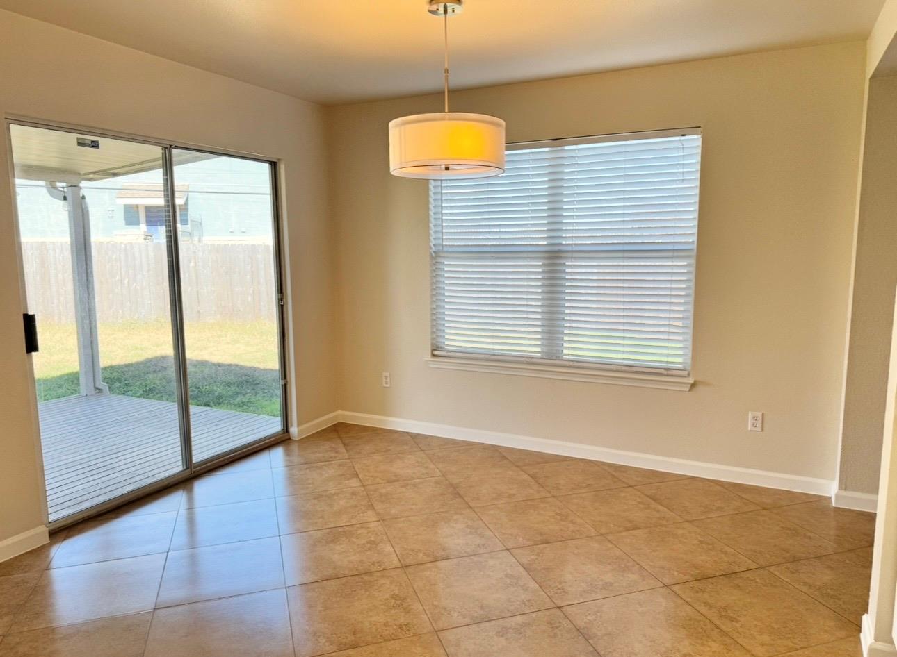 110 Comal Cv, Elgin, TX 78621