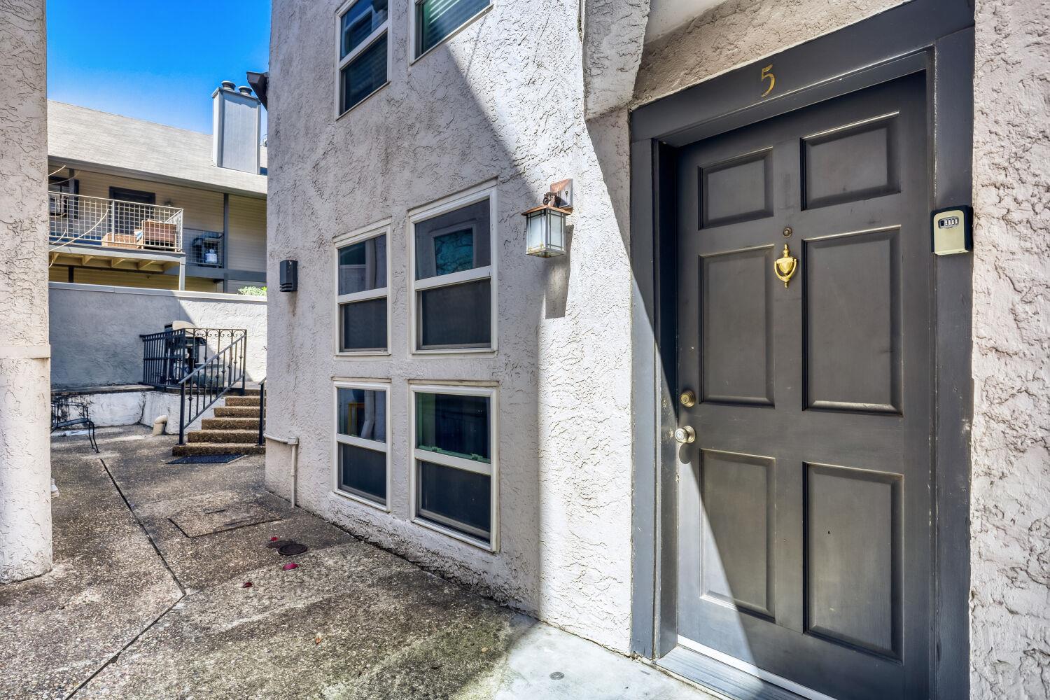 1500 Woodlawn Blvd # 105, Austin, TX 78703