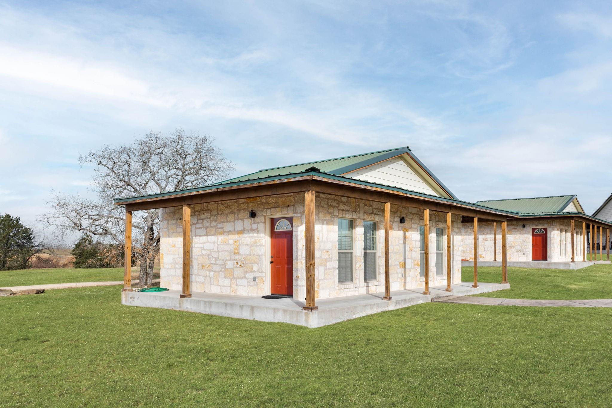 126 Mariana Dr # A, Red Rock, TX 78662