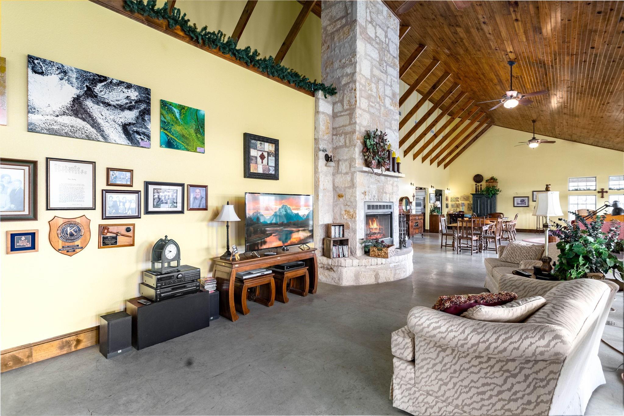 126 Mariana Dr # A, Red Rock, TX 78662