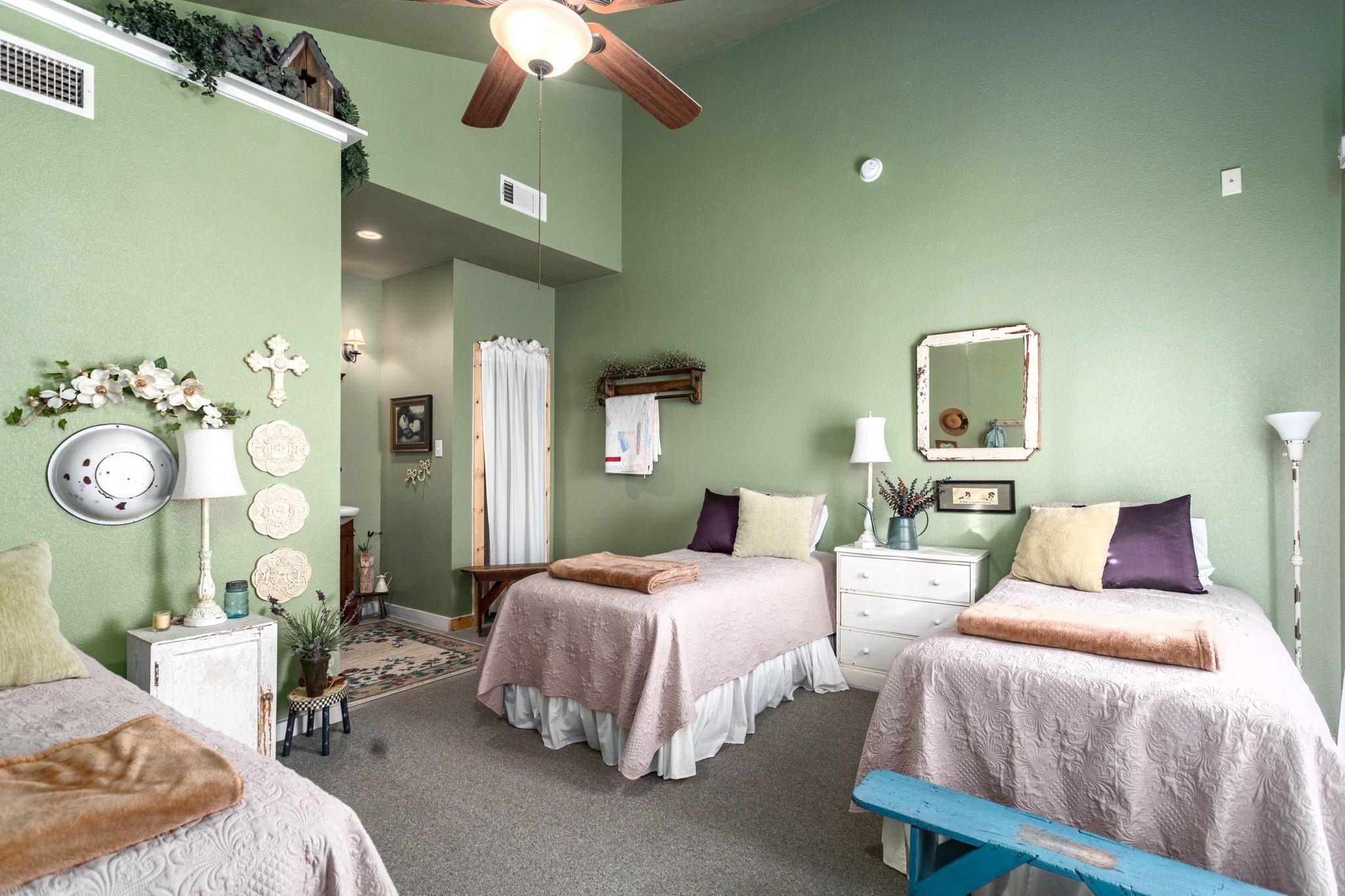 126 Mariana Dr # A, Red Rock, TX 78662