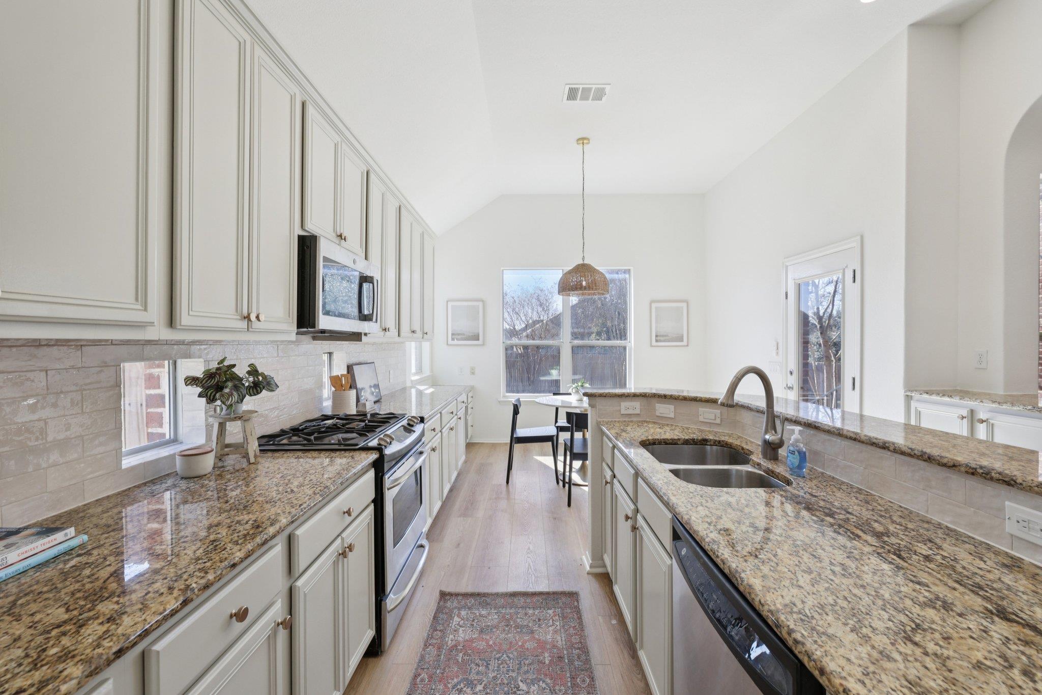 146 Dry Creek Rd, Austin, TX 78737