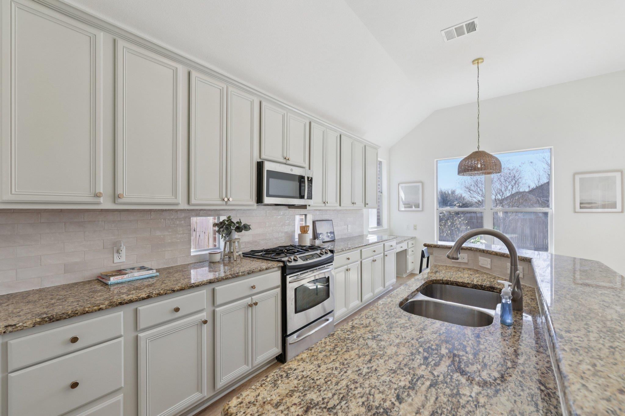 146 Dry Creek Rd, Austin, TX 78737