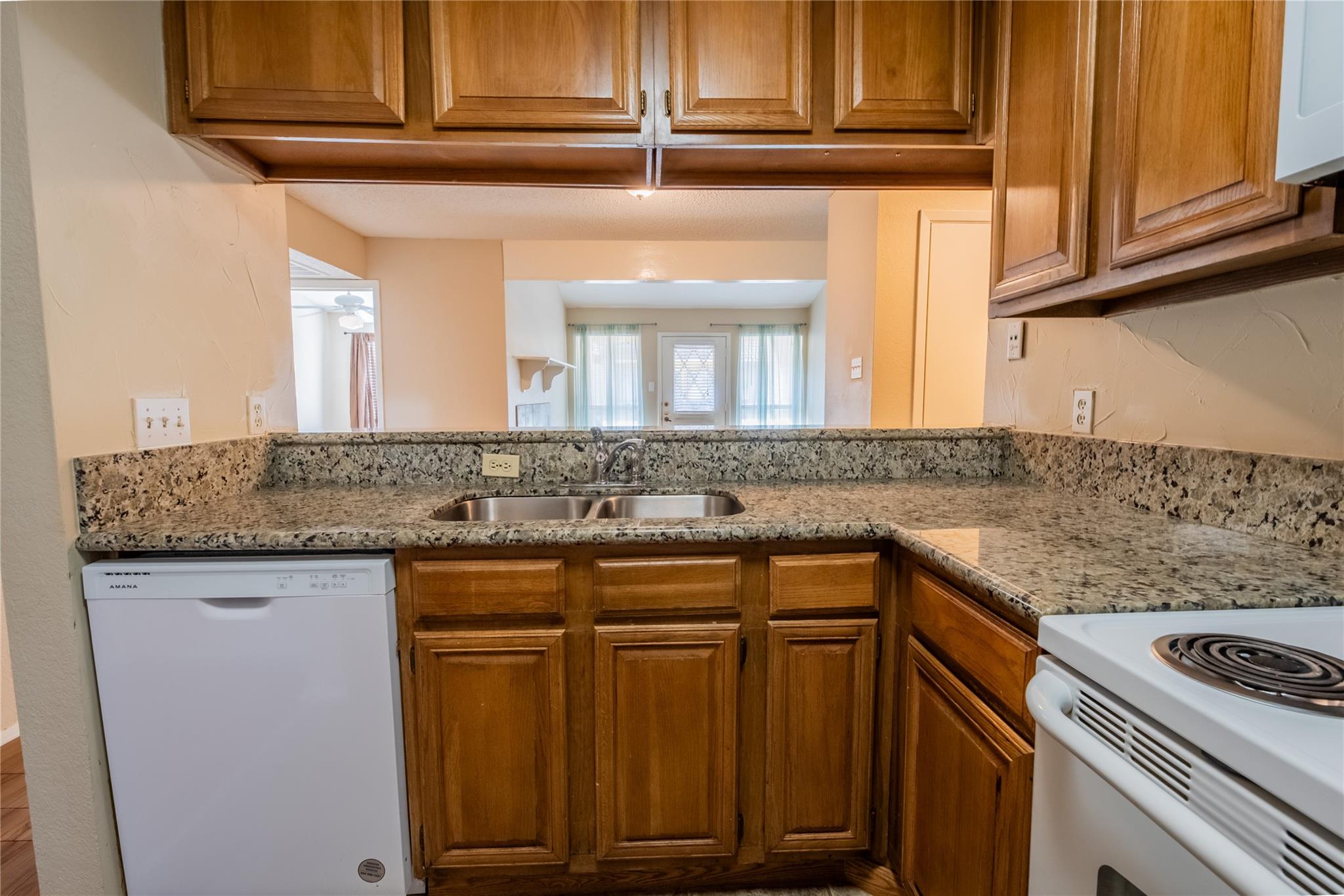 806 W 24th St # 320, Austin, TX 78705