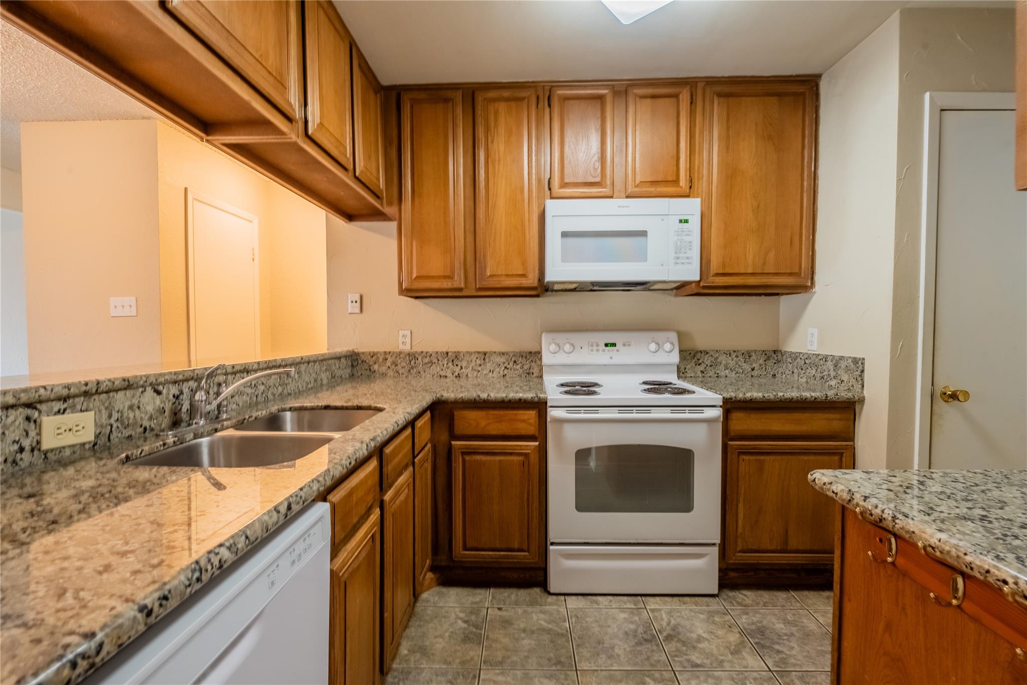 806 W 24th St # 320, Austin, TX 78705