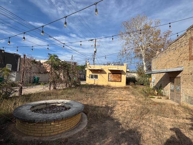 109 NE 2nd St, Smithville, TX 78957