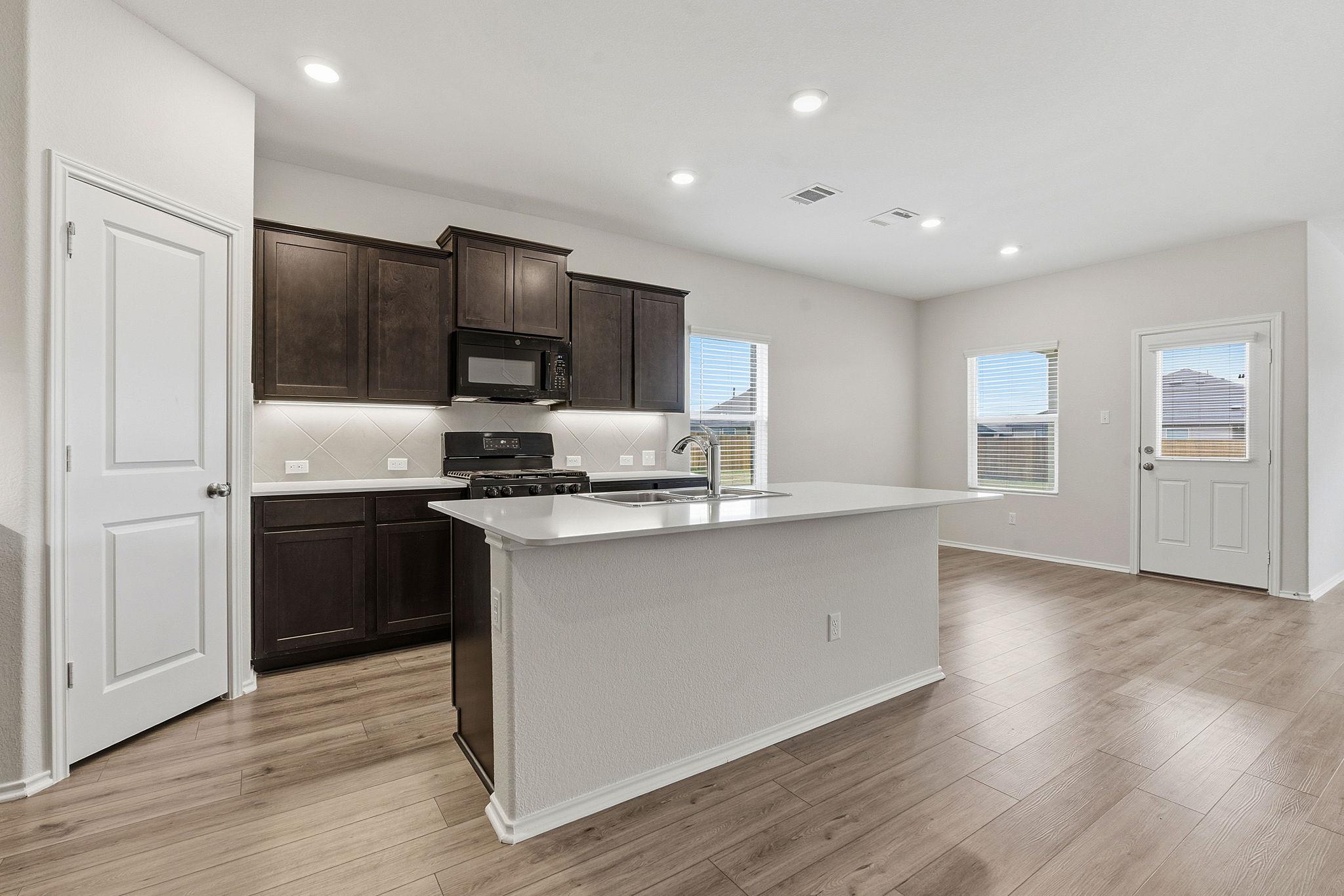 204 Magione St, Hutto, TX 78634