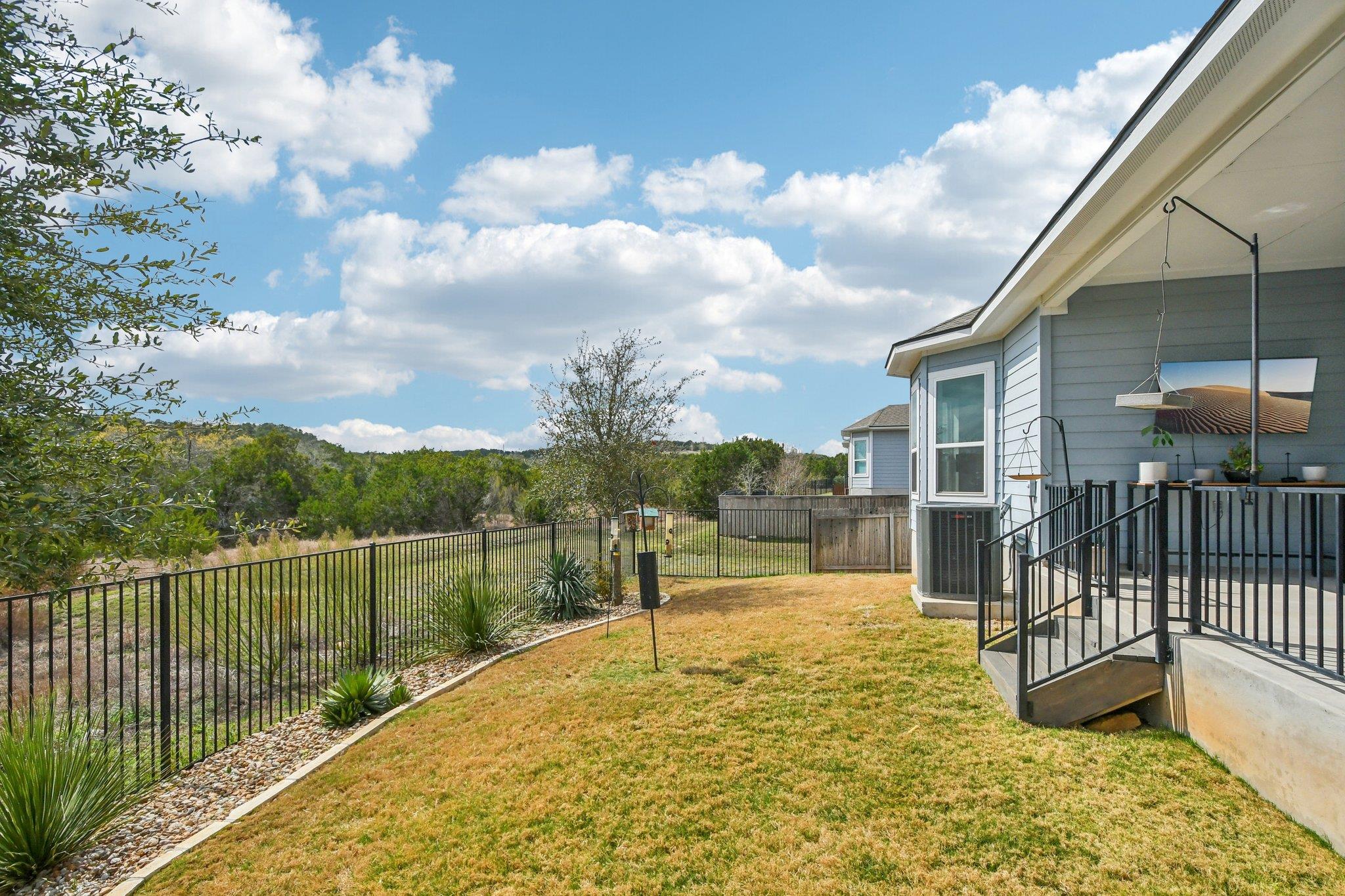 520 Hazy Hills Loop, Dripping Springs, TX 78620