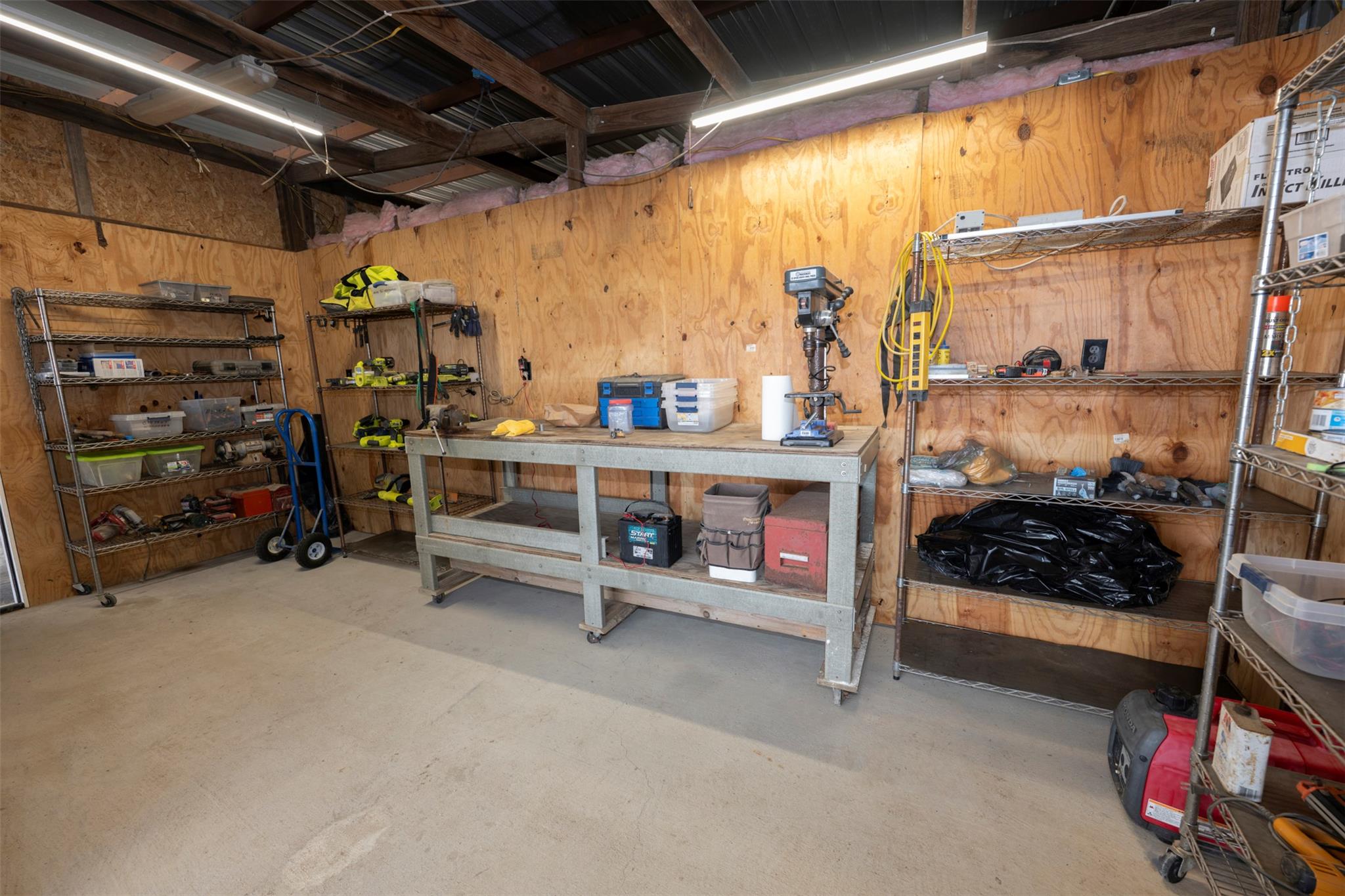 8775 Lone Star Rd, Washington, TX 77880