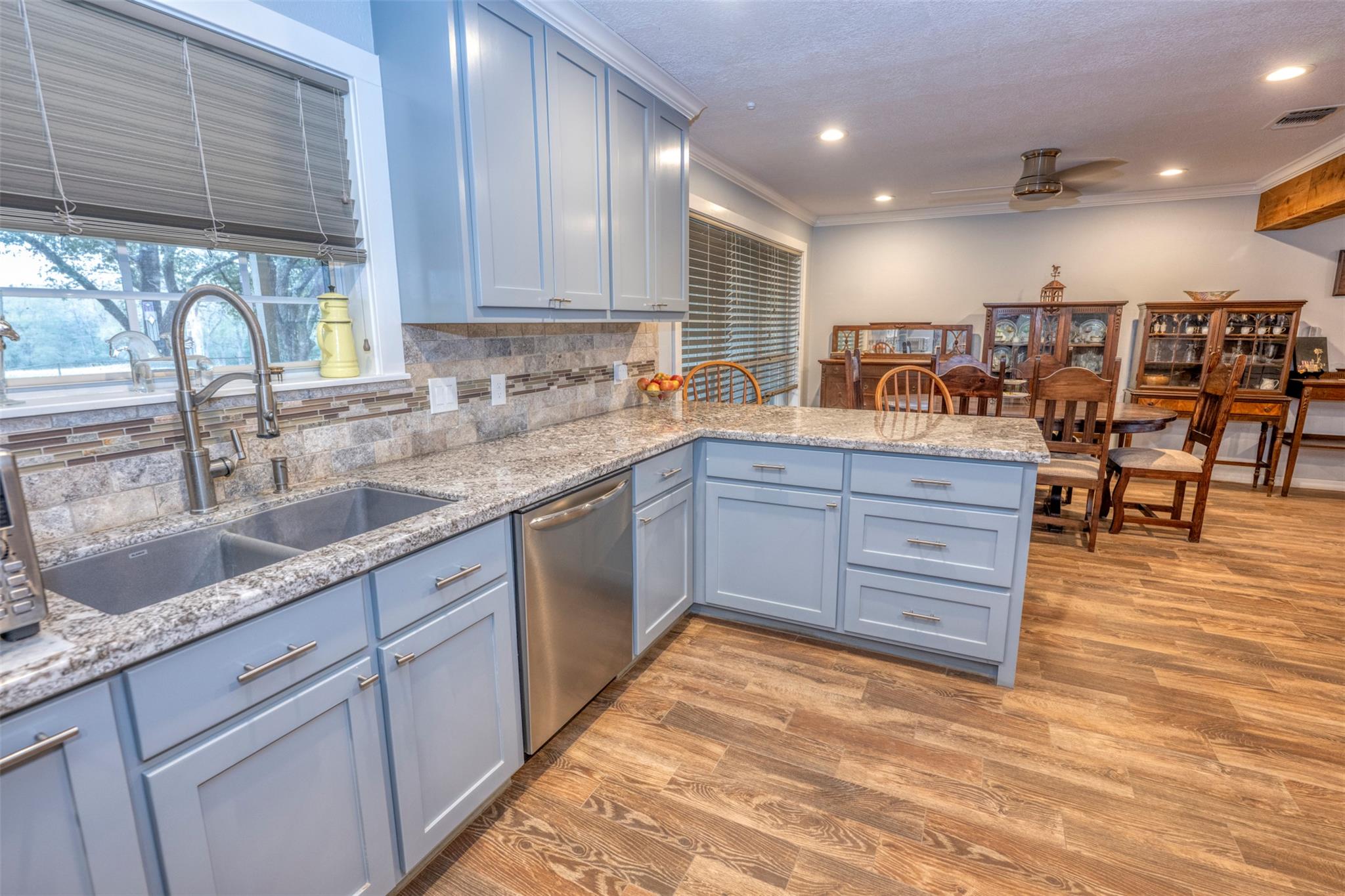 8775 Lone Star Rd, Washington, TX 77880