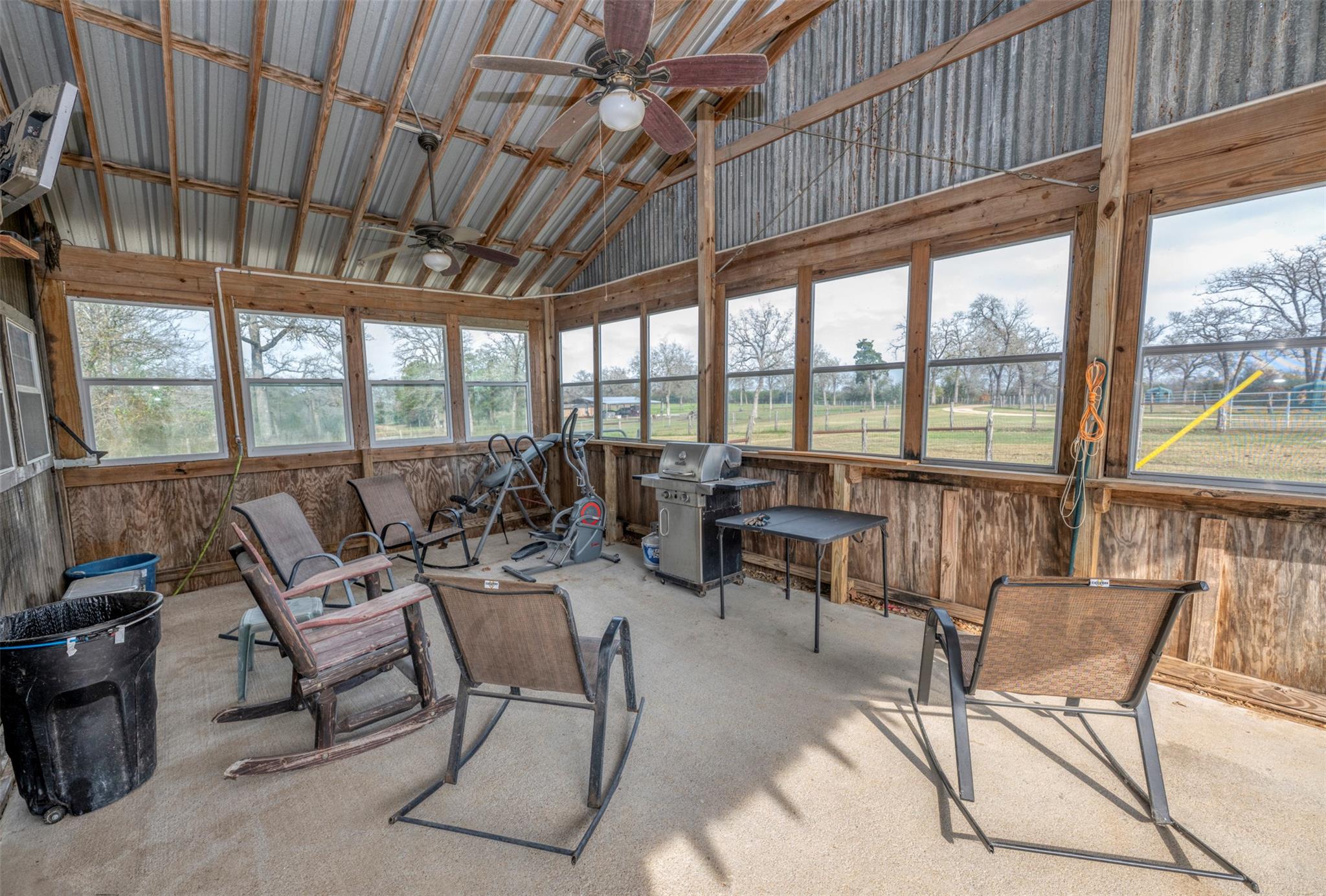 8775 Lone Star Rd, Washington, TX 77880