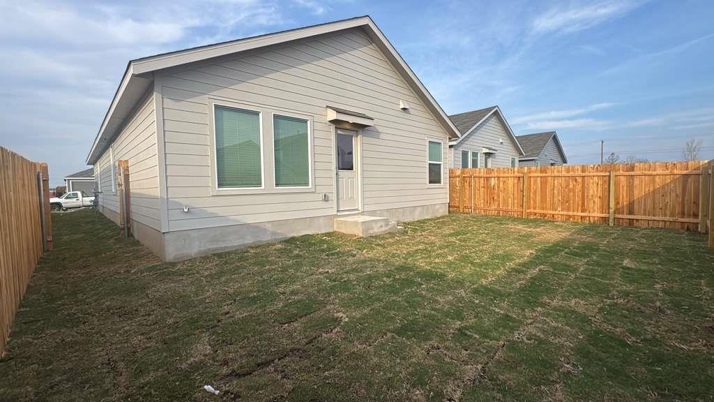 208 Skyfire St, Hutto, TX 78634