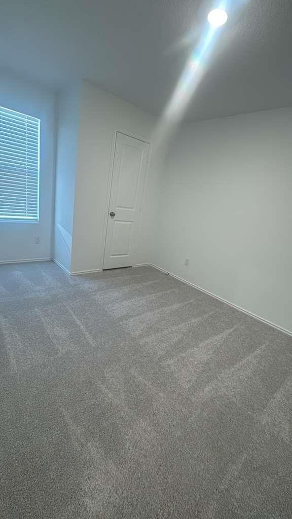 208 Skyfire St, Hutto, TX 78634