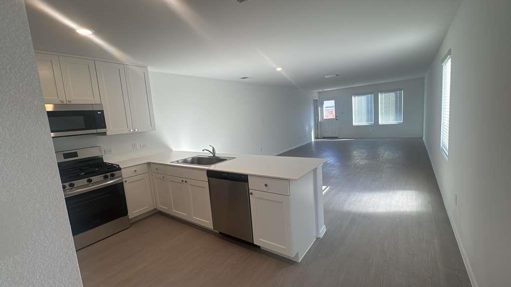 208 Skyfire St, Hutto, TX 78634