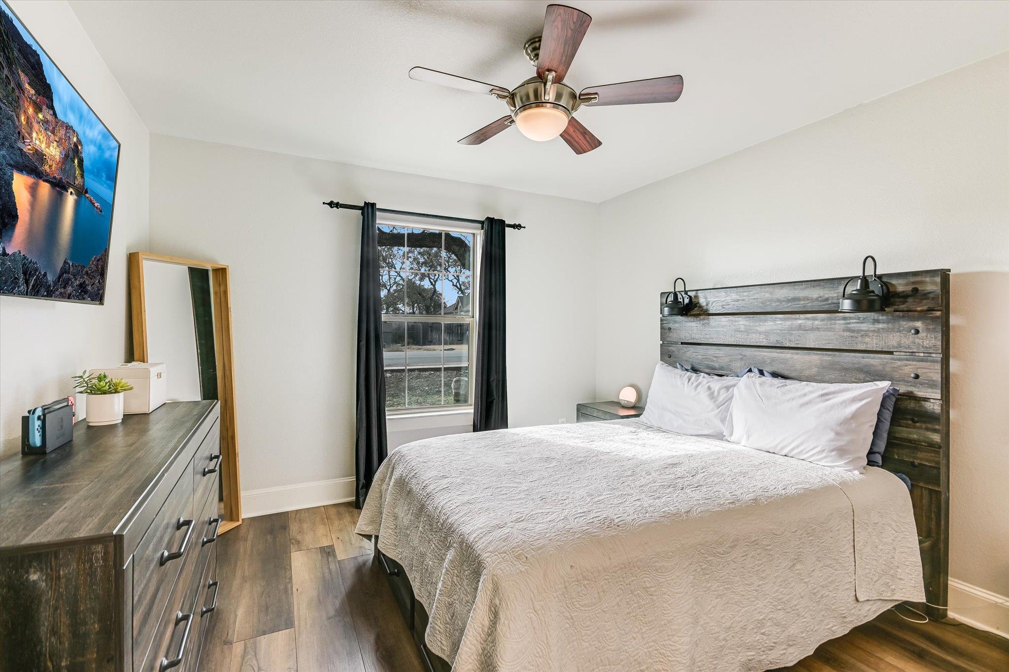 18516 Champions Cir, Lago Vista, TX 78645