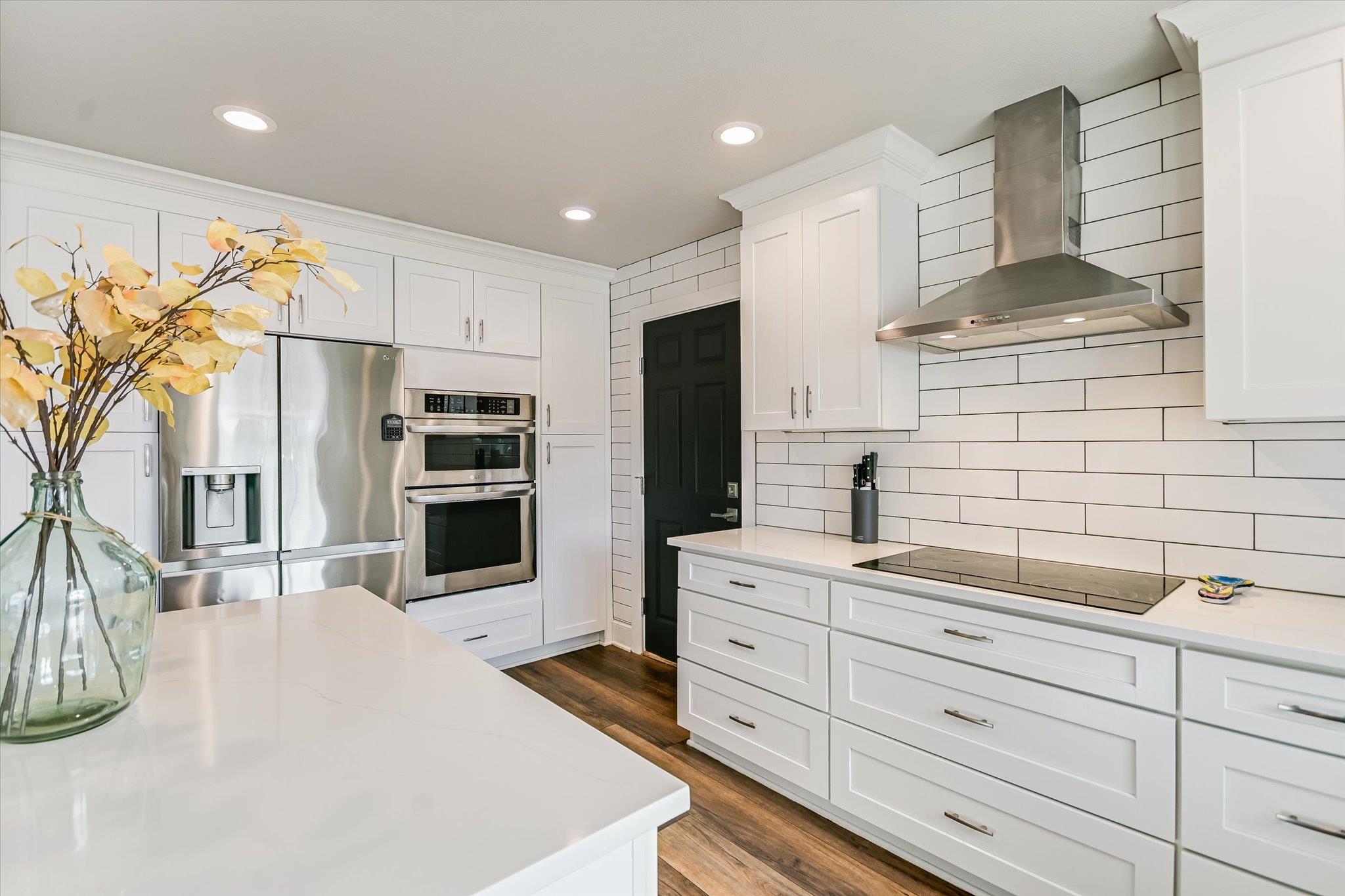 18516 Champions Cir, Lago Vista, TX 78645