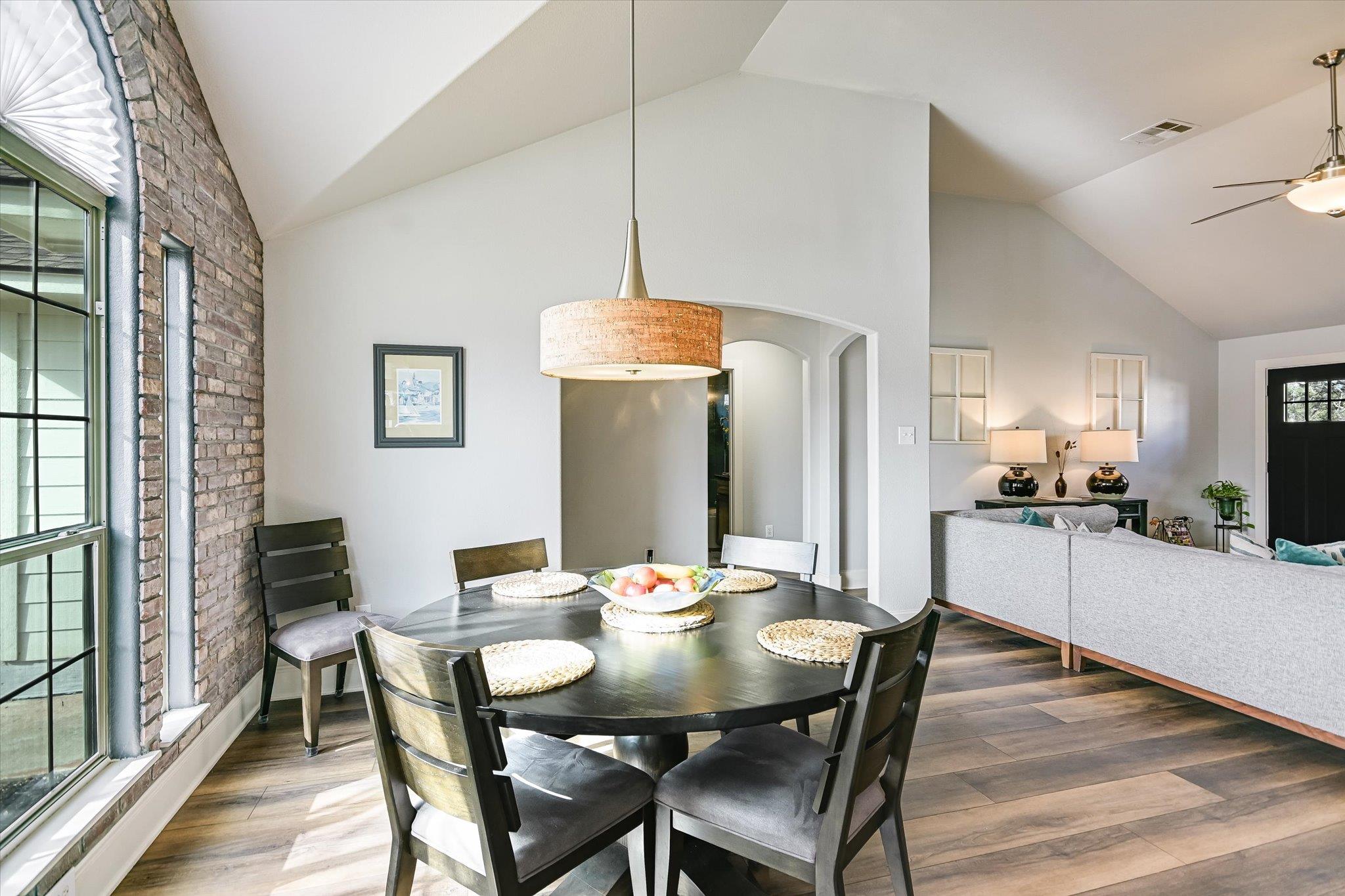 18516 Champions Cir, Lago Vista, TX 78645