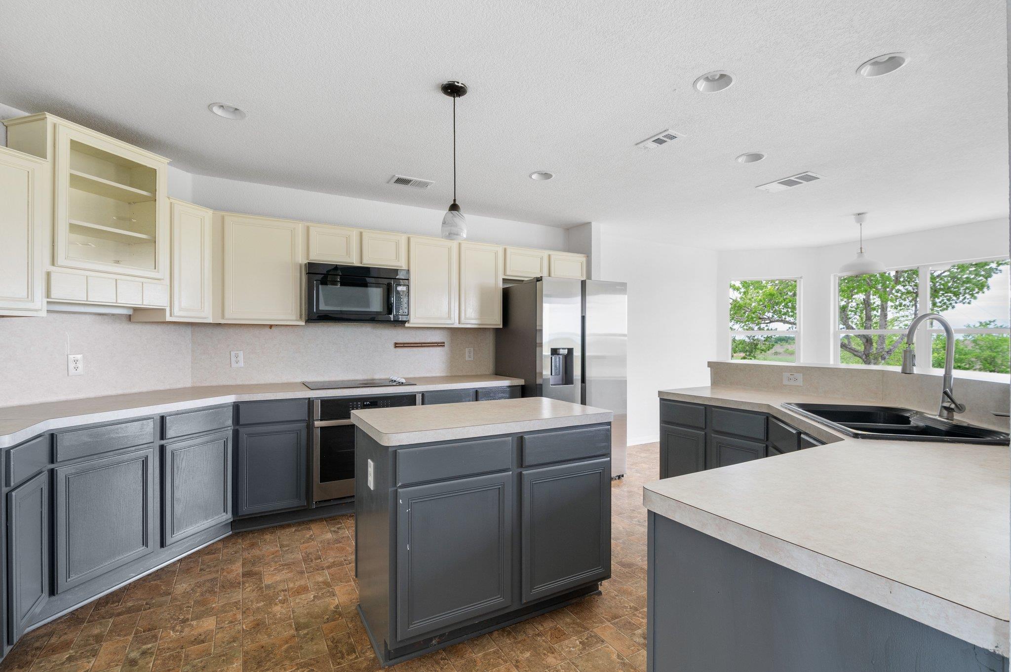 14325 S Turnersville Rd, Buda, TX 78610