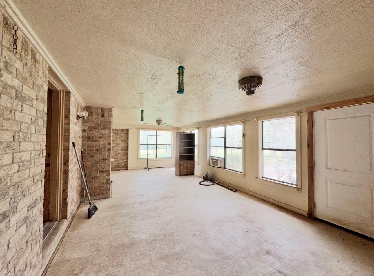 2410 N State Highway 95 N, Bastrop, TX 78602