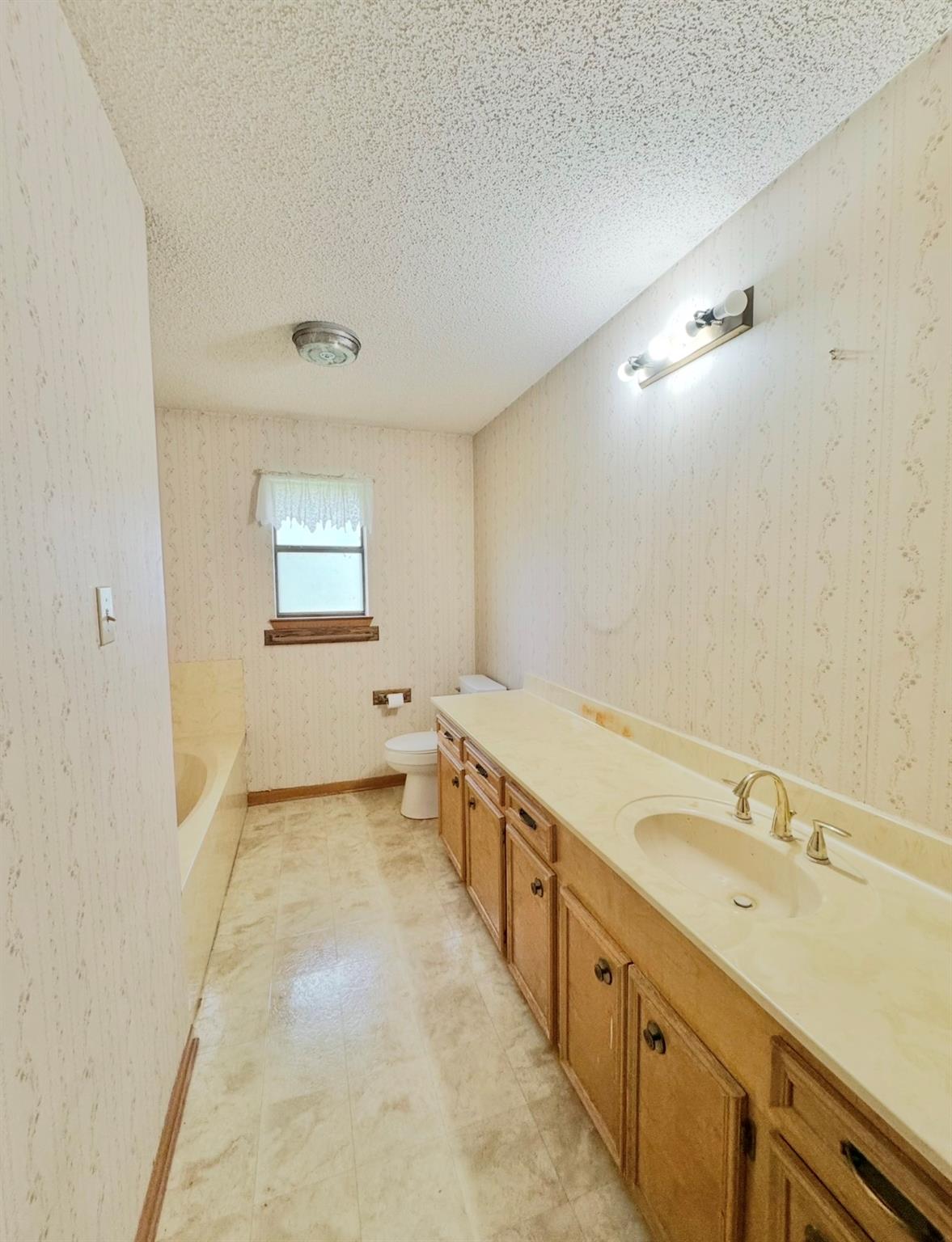 2410 N State Highway 95 N, Bastrop, TX 78602