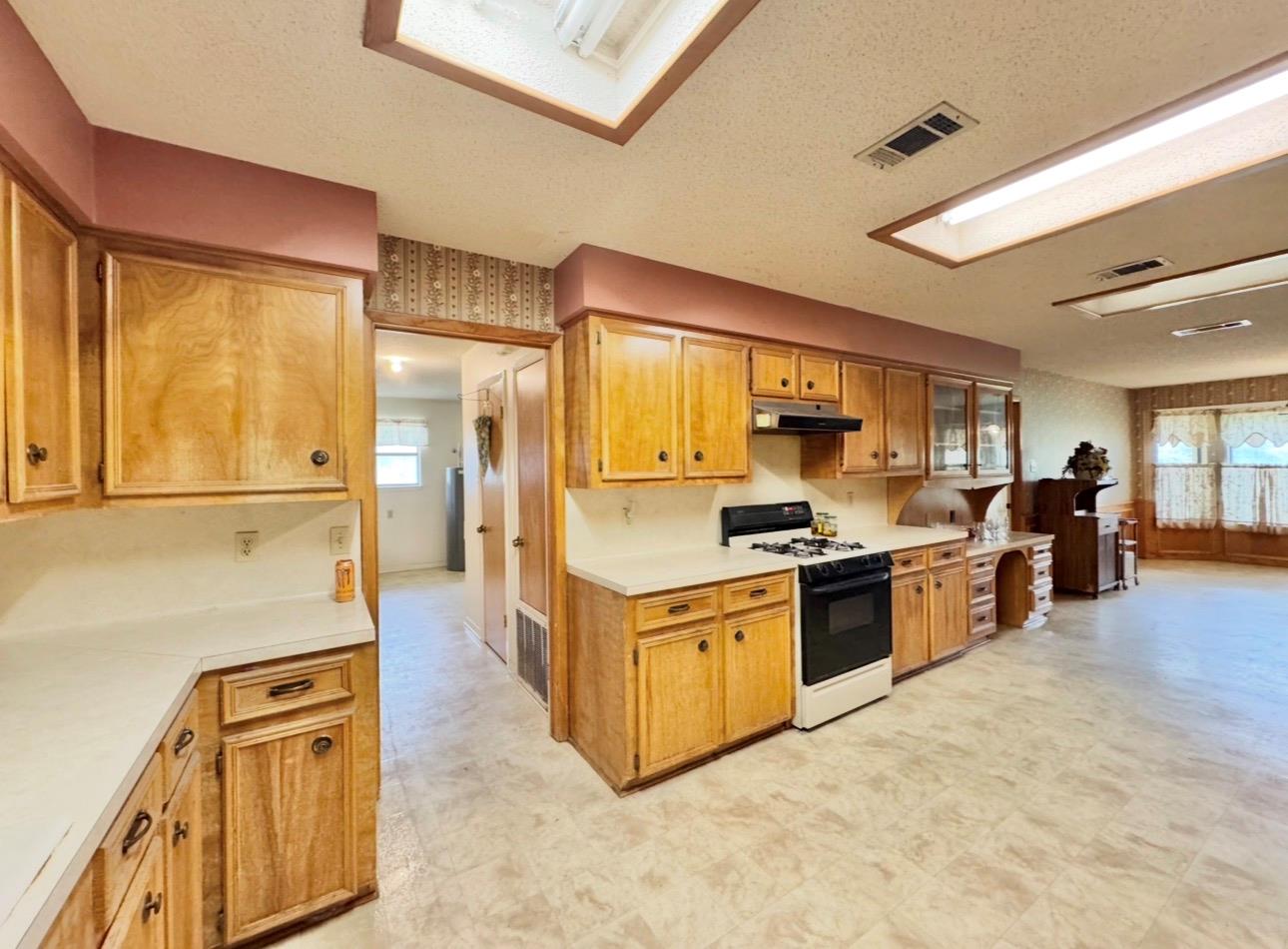 2410 N State Highway 95 N, Bastrop, TX 78602