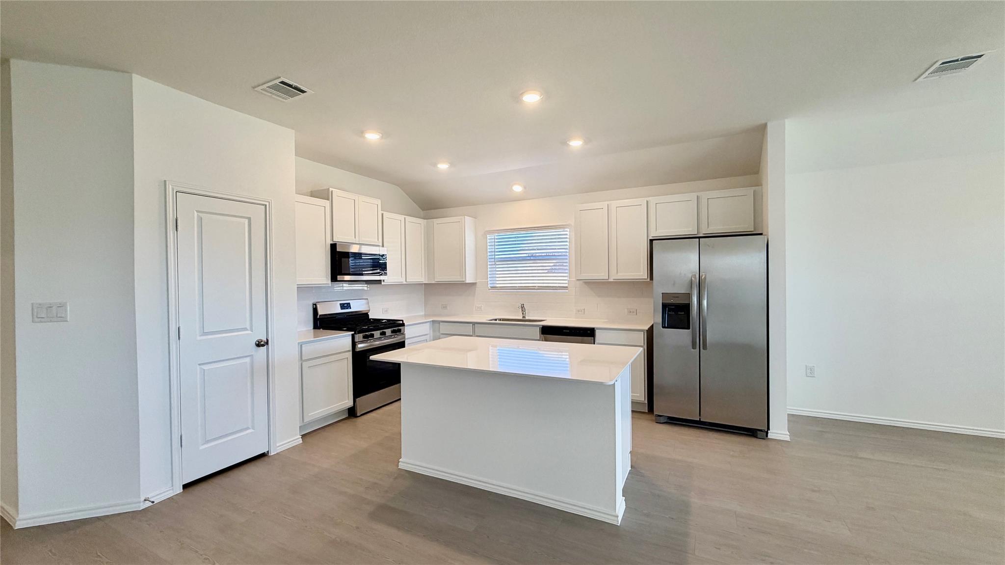 205 Corniche Cir, Hutto, TX 78634